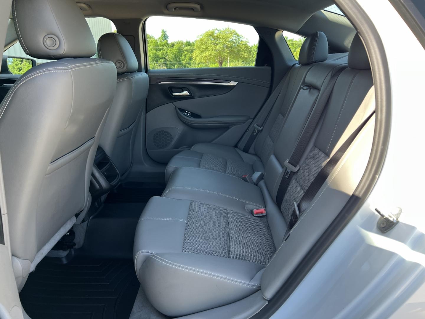2018 WHITE /Gray Leather Chevrolet Impala LS (2G11Z5SAXJ9) with an 2.5L 4 Cyl. engine, Automatic transmission, located at 2990 Old Orchard Rd., Jackson, MO, 63755, 37.354214, -89.612106 - 2018 Chevrolet Impala LS 1-Owner Only 68xxx miles Front Wheel Drive 2.5L 4 Cyl. Automatic Leather Backup Camera Power Driver Seat Bluetooth Cruise Power Windows/Locks/Mirrors We have financing available and we accept trades! Fill out a credit application on our website or come by today! - Photo#14