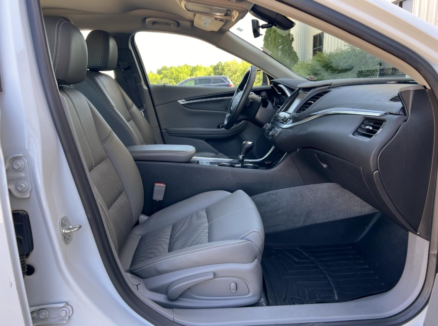 2018 WHITE /Gray Leather Chevrolet Impala LS (2G11Z5SAXJ9) with an 2.5L 4 Cyl. engine, Automatic transmission, located at 2990 Old Orchard Rd., Jackson, MO, 63755, 37.354214, -89.612106 - 2018 Chevrolet Impala LS 1-Owner Only 68xxx miles Front Wheel Drive 2.5L 4 Cyl. Automatic Leather Backup Camera Power Driver Seat Bluetooth Cruise Power Windows/Locks/Mirrors We have financing available and we accept trades! Fill out a credit application on our website or come by today! - Photo#13