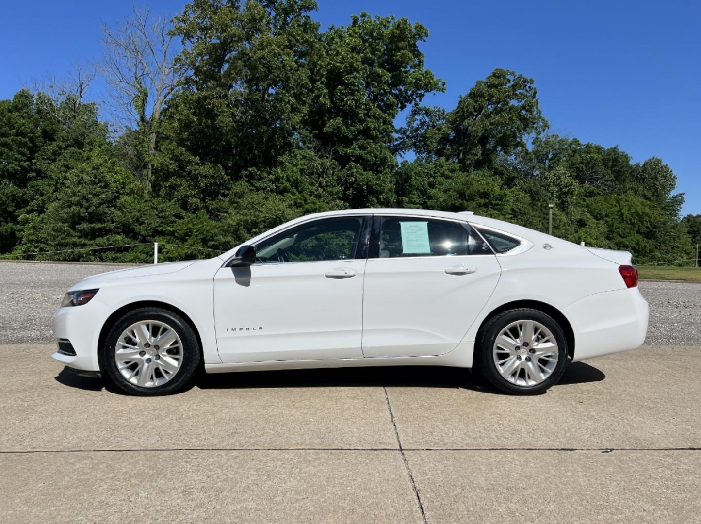 2018 WHITE /Gray Leather Chevrolet Impala LS (2G11Z5SAXJ9) with an 2.5L 4 Cyl. engine, Automatic transmission, located at 2990 Old Orchard Rd., Jackson, MO, 63755, 37.354214, -89.612106 - 2018 Chevrolet Impala LS 1-Owner Only 68xxx miles Front Wheel Drive 2.5L 4 Cyl. Automatic Leather Backup Camera Power Driver Seat Bluetooth Cruise Power Windows/Locks/Mirrors We have financing available and we accept trades! Fill out a credit application on our website or come by today! - Photo#5