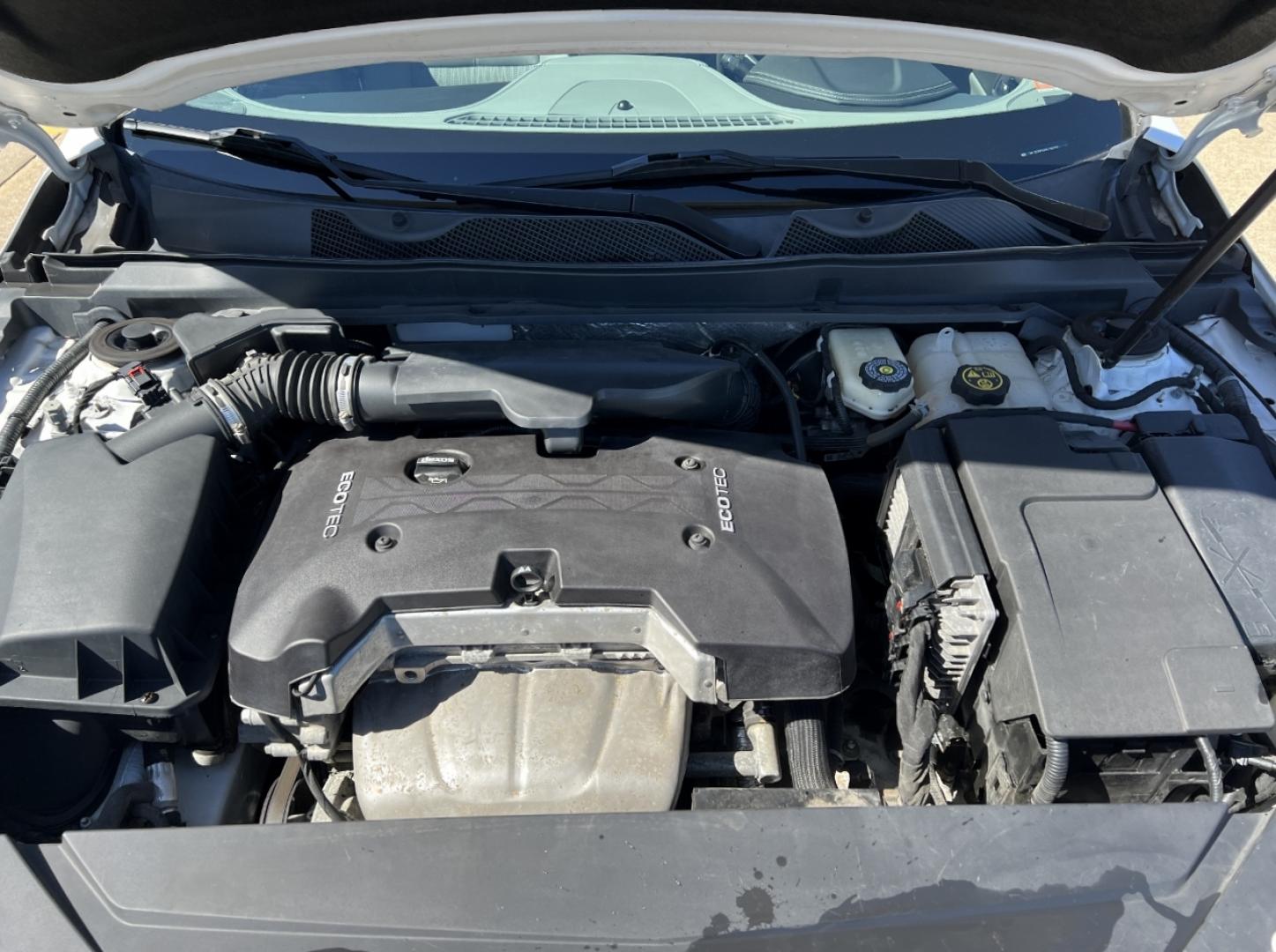 2018 WHITE /Gray Leather Chevrolet Impala LS (2G11Z5SAXJ9) with an 2.5L 4 Cyl. engine, Automatic transmission, located at 2990 Old Orchard Rd., Jackson, MO, 63755, 37.354214, -89.612106 - 2018 Chevrolet Impala LS 1-Owner Only 68xxx miles Front Wheel Drive 2.5L 4 Cyl. Automatic Leather Backup Camera Power Driver Seat Bluetooth Cruise Power Windows/Locks/Mirrors We have financing available and we accept trades! Fill out a credit application on our website or come by today! - Photo#31