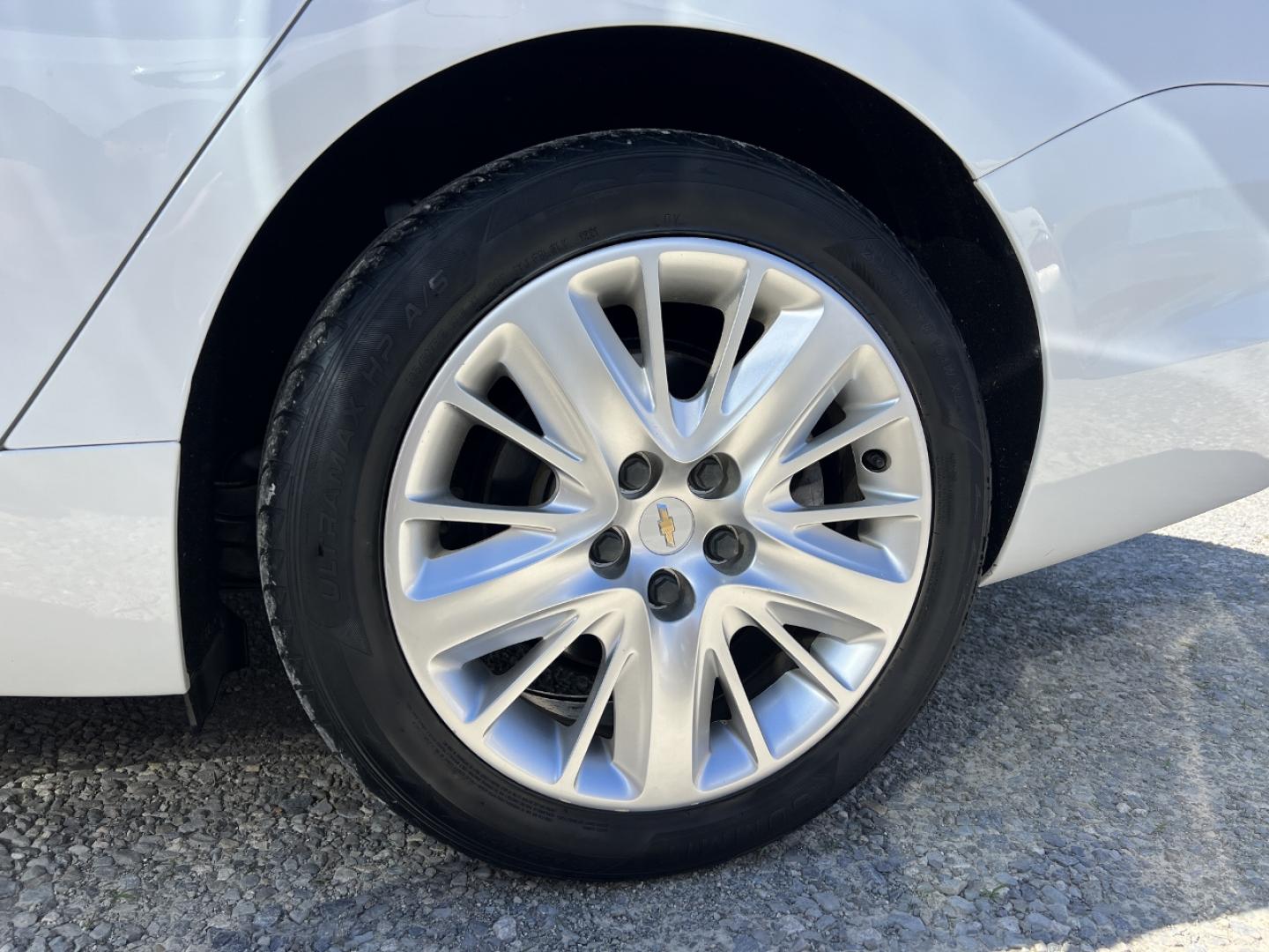 2018 WHITE /Gray Leather Chevrolet Impala LS (2G11Z5SAXJ9) with an 2.5L 4 Cyl. engine, Automatic transmission, located at 2990 Old Orchard Rd., Jackson, MO, 63755, 37.354214, -89.612106 - 2018 Chevrolet Impala LS 1-Owner Only 68xxx miles Front Wheel Drive 2.5L 4 Cyl. Automatic Leather Backup Camera Power Driver Seat Bluetooth Cruise Power Windows/Locks/Mirrors We have financing available and we accept trades! Fill out a credit application on our website or come by today! - Photo#34