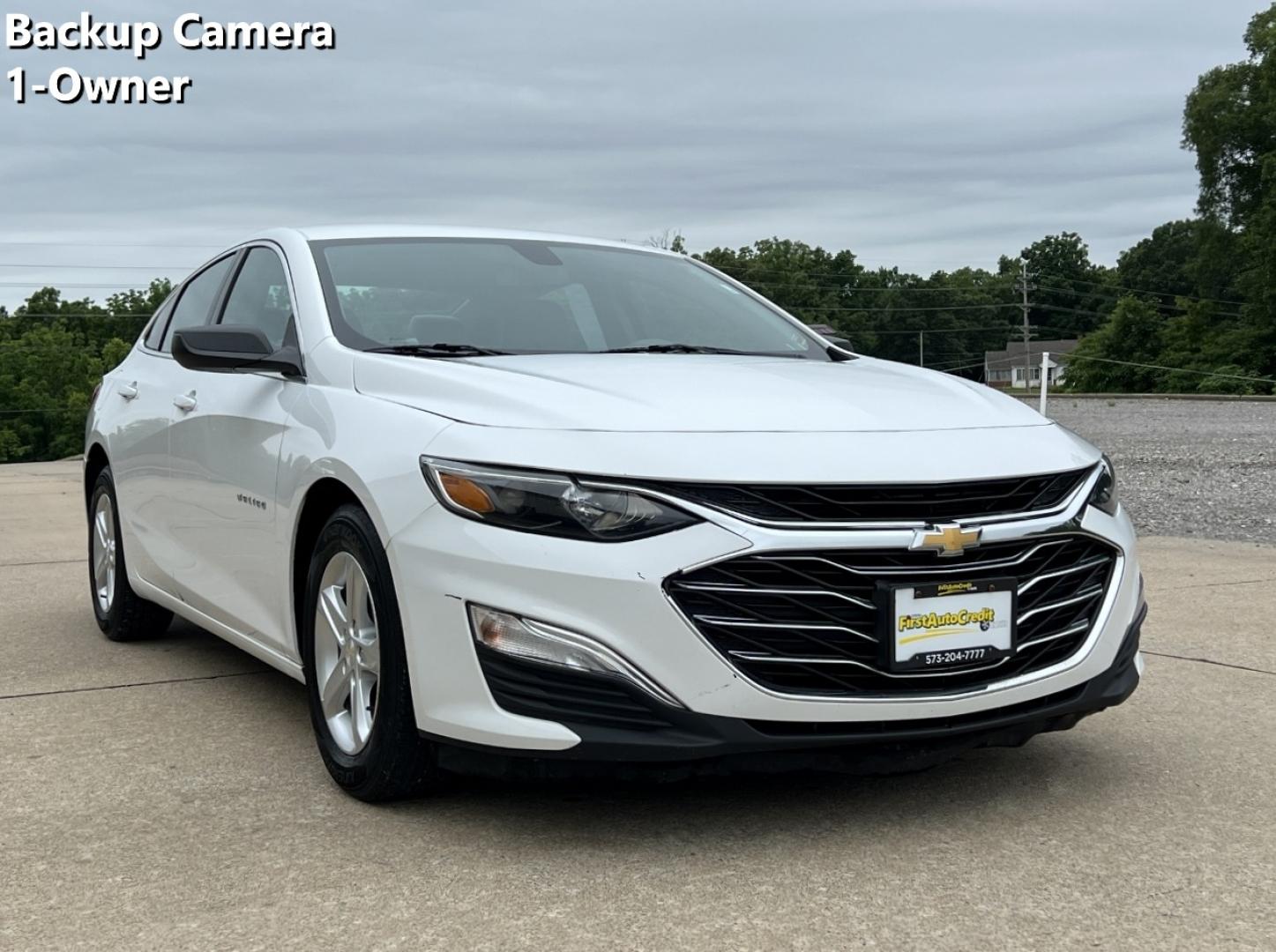 2020 WHITE /Gray Cloth Chevrolet Malibu LS (1G1ZC5ST4LF) with an 1.5L 4 Cyl. engine, Automatic transmission, located at 2990 Old Orchard Rd., Jackson, MO, 63755, 37.354214, -89.612106 - 2020 Chevrolet Malibu LS 1-Owner 119xxx miles Front Wheel Drive 1.5L 4 Cyl. Automatic Backup Camera Bluetooth Cruise Power Windows/Locks/Mirrors We have financing available and we accept trades! Fill out a credit application on our website or come by today! If you have any questions, give - Photo#0
