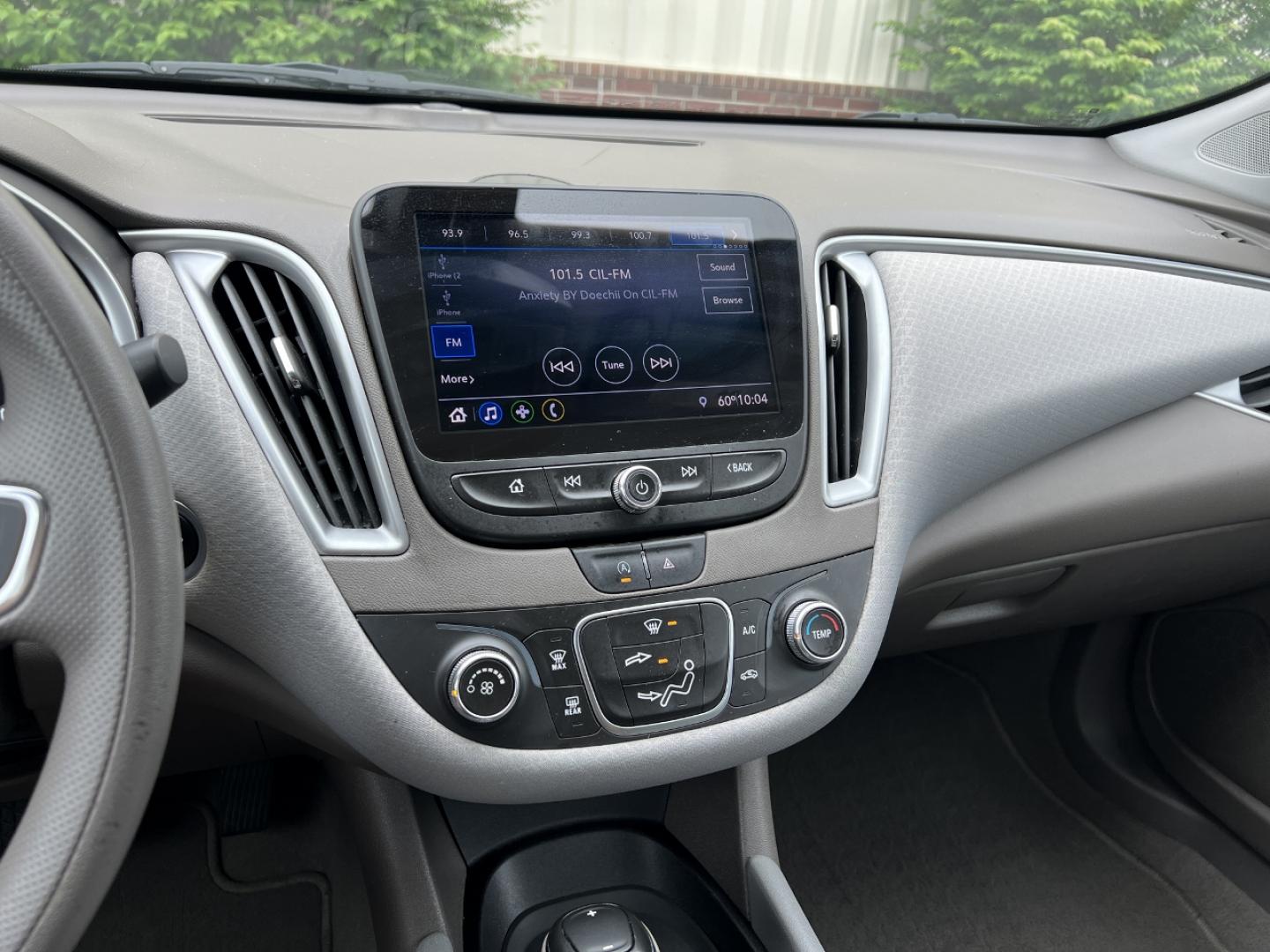 2020 WHITE /Gray Cloth Chevrolet Malibu LS (1G1ZC5ST4LF) with an 1.5L 4 Cyl. engine, Automatic transmission, located at 2990 Old Orchard Rd., Jackson, MO, 63755, 37.354214, -89.612106 - 2020 Chevrolet Malibu LS 1-Owner 119xxx miles Front Wheel Drive 1.5L 4 Cyl. Automatic Backup Camera Bluetooth Cruise Power Windows/Locks/Mirrors We have financing available and we accept trades! Fill out a credit application on our website or come by today! If you have any questions, give - Photo#22