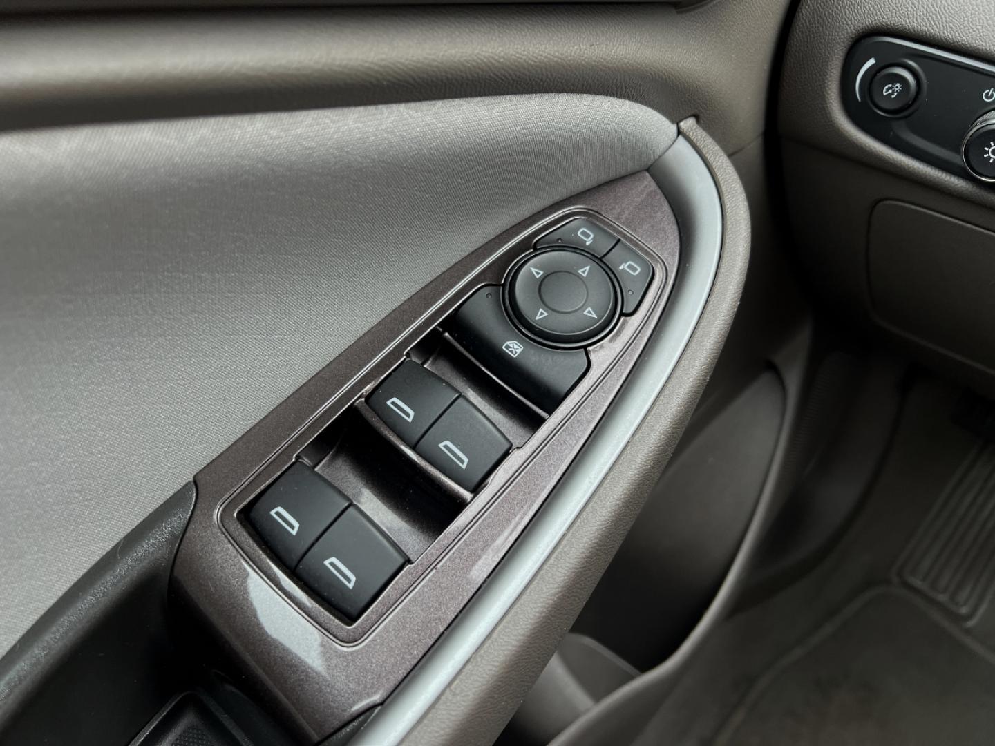2020 WHITE /Gray Cloth Chevrolet Malibu LS (1G1ZC5ST4LF) with an 1.5L 4 Cyl. engine, Automatic transmission, located at 2990 Old Orchard Rd., Jackson, MO, 63755, 37.354214, -89.612106 - 2020 Chevrolet Malibu LS 1-Owner 119xxx miles Front Wheel Drive 1.5L 4 Cyl. Automatic Backup Camera Bluetooth Cruise Power Windows/Locks/Mirrors We have financing available and we accept trades! Fill out a credit application on our website or come by today! If you have any questions, give - Photo#25