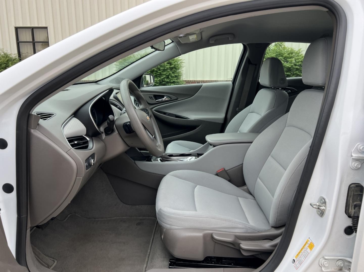 2020 WHITE /Gray Cloth Chevrolet Malibu LS (1G1ZC5ST4LF) with an 1.5L 4 Cyl. engine, Automatic transmission, located at 2990 Old Orchard Rd., Jackson, MO, 63755, 37.354214, -89.612106 - 2020 Chevrolet Malibu LS 1-Owner 119xxx miles Front Wheel Drive 1.5L 4 Cyl. Automatic Backup Camera Bluetooth Cruise Power Windows/Locks/Mirrors We have financing available and we accept trades! Fill out a credit application on our website or come by today! If you have any questions, give - Photo#11