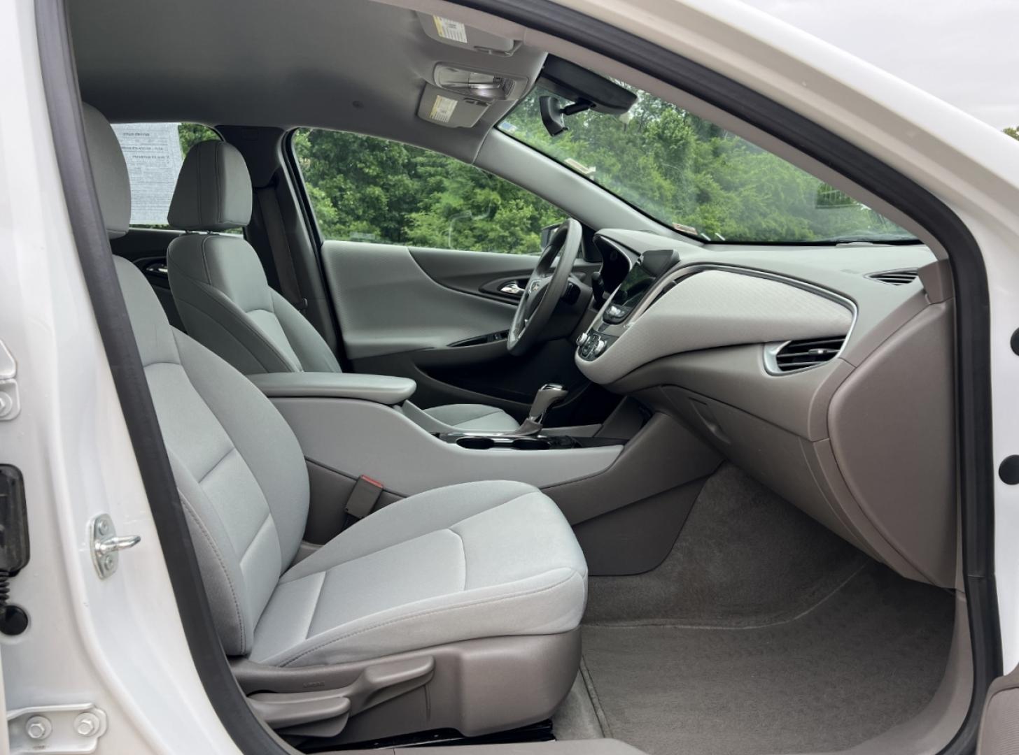 2020 WHITE /Gray Cloth Chevrolet Malibu LS (1G1ZC5ST4LF) with an 1.5L 4 Cyl. engine, Automatic transmission, located at 2990 Old Orchard Rd., Jackson, MO, 63755, 37.354214, -89.612106 - 2020 Chevrolet Malibu LS 1-Owner 119xxx miles Front Wheel Drive 1.5L 4 Cyl. Automatic Backup Camera Bluetooth Cruise Power Windows/Locks/Mirrors We have financing available and we accept trades! Fill out a credit application on our website or come by today! If you have any questions, give - Photo#13