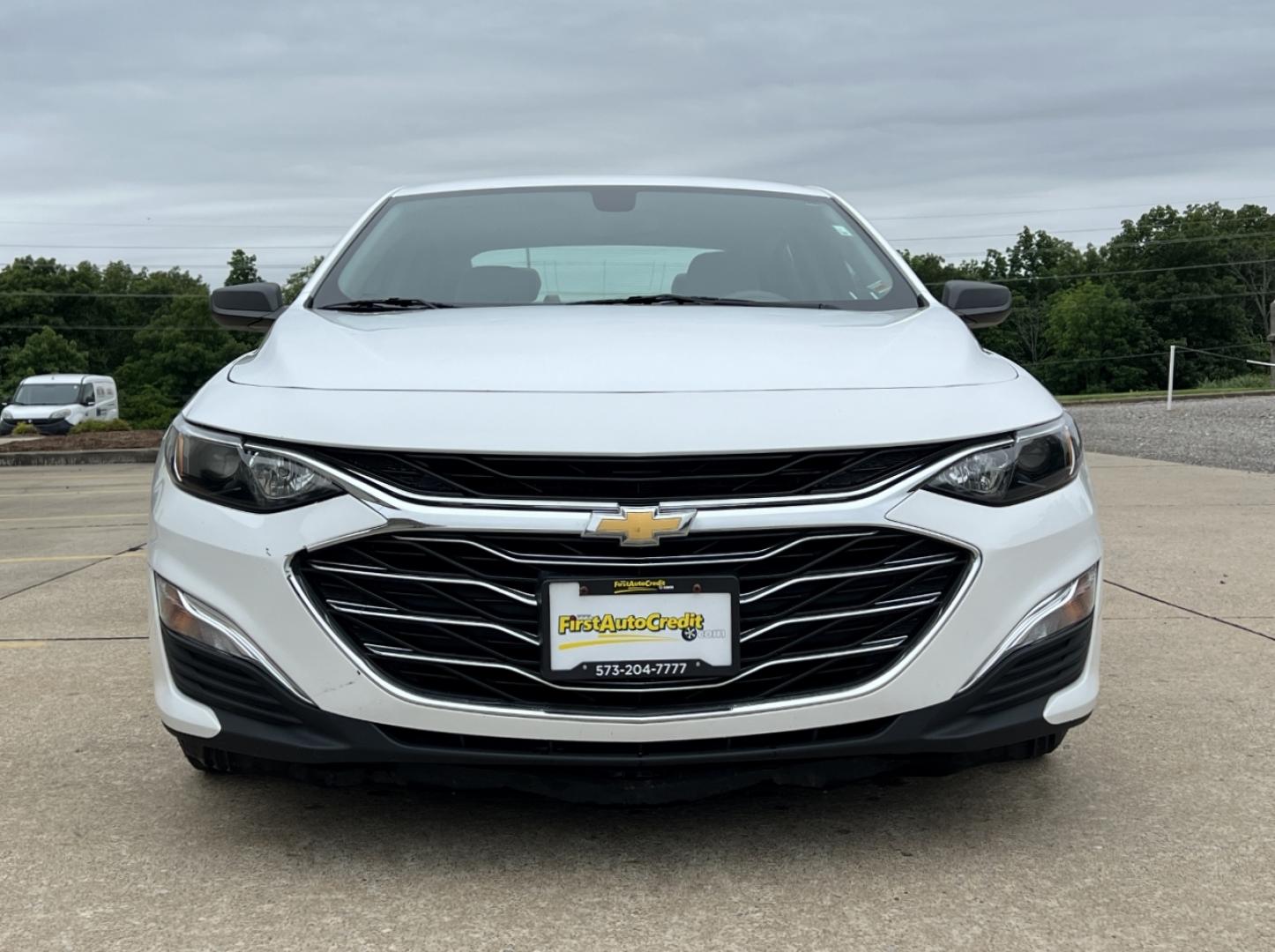2020 WHITE /Gray Cloth Chevrolet Malibu LS (1G1ZC5ST4LF) with an 1.5L 4 Cyl. engine, Automatic transmission, located at 2990 Old Orchard Rd., Jackson, MO, 63755, 37.354214, -89.612106 - 2020 Chevrolet Malibu LS 1-Owner 119xxx miles Front Wheel Drive 1.5L 4 Cyl. Automatic Backup Camera Bluetooth Cruise Power Windows/Locks/Mirrors We have financing available and we accept trades! Fill out a credit application on our website or come by today! If you have any questions, give - Photo#9