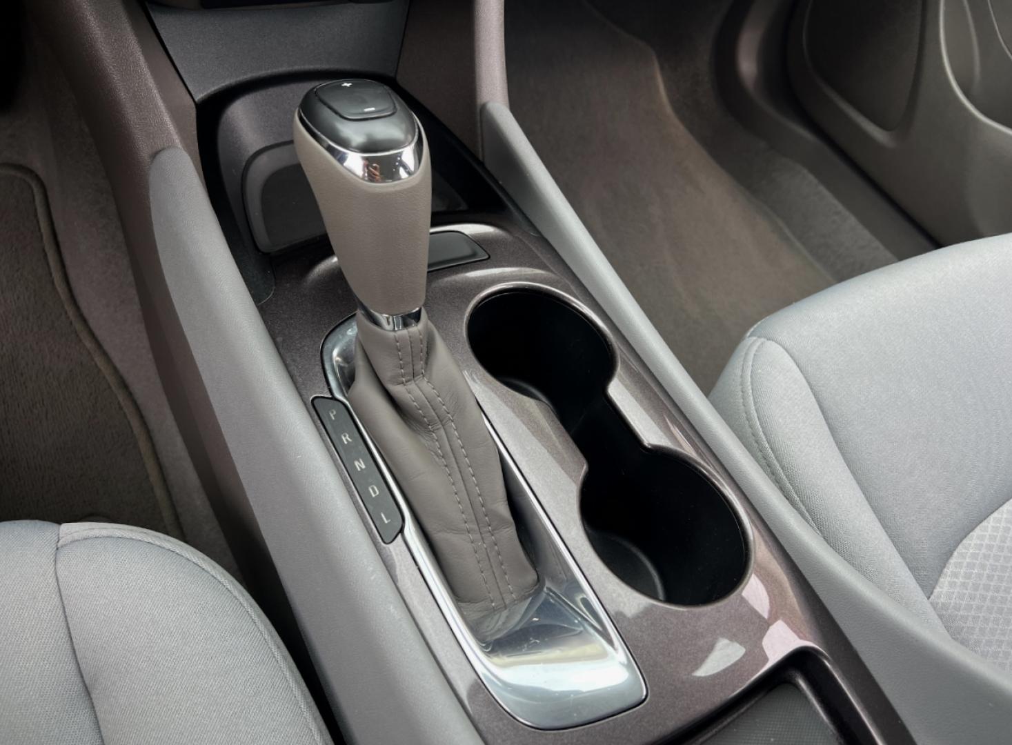 2020 WHITE /Gray Cloth Chevrolet Malibu LS (1G1ZC5ST4LF) with an 1.5L 4 Cyl. engine, Automatic transmission, located at 2990 Old Orchard Rd., Jackson, MO, 63755, 37.354214, -89.612106 - 2020 Chevrolet Malibu LS 1-Owner 90xxx miles Front Wheel Drive 1.5L 4 Cyl. Automatic Backup Camera Bluetooth Cruise Power Windows/Locks/Mirrors We have financing available and we accept trades! Fill out a credit application on our website or come by today! If you have any questions, give - Photo#21