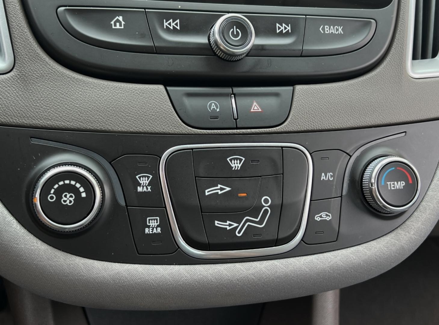 2020 WHITE /Gray Cloth Chevrolet Malibu LS (1G1ZC5ST4LF) with an 1.5L 4 Cyl. engine, Automatic transmission, located at 2990 Old Orchard Rd., Jackson, MO, 63755, 37.354214, -89.612106 - 2020 Chevrolet Malibu LS 1-Owner 90xxx miles Front Wheel Drive 1.5L 4 Cyl. Automatic Backup Camera Bluetooth Cruise Power Windows/Locks/Mirrors We have financing available and we accept trades! Fill out a credit application on our website or come by today! If you have any questions, give - Photo#24