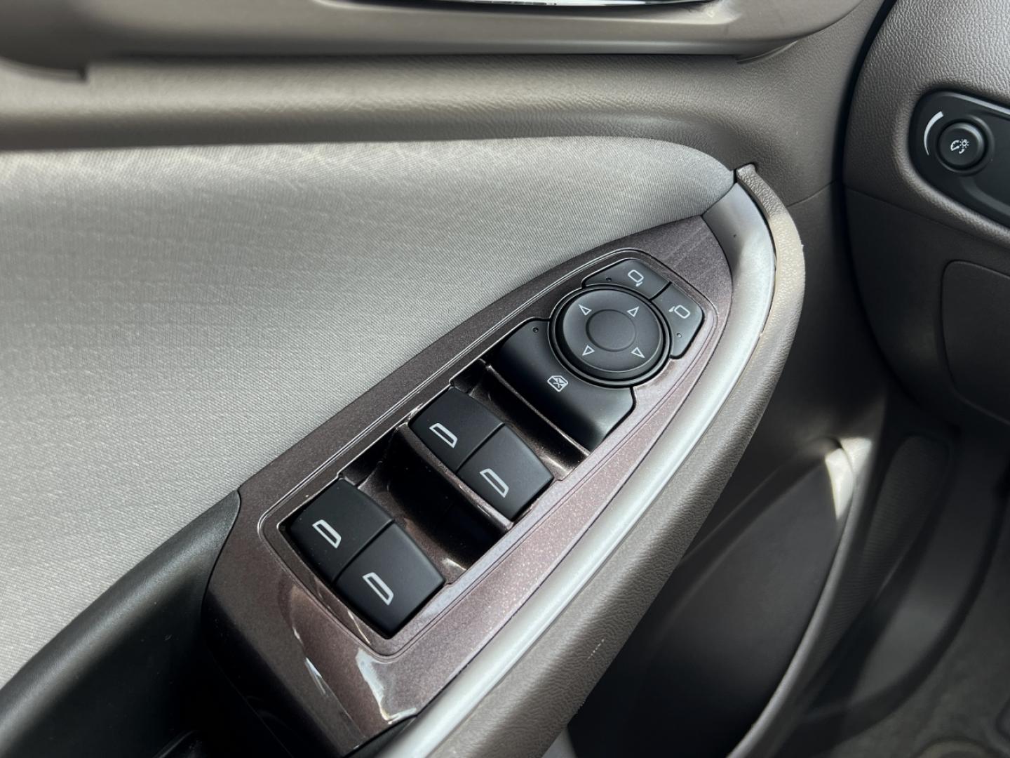 2020 WHITE /Gray Cloth Chevrolet Malibu LS (1G1ZC5ST4LF) with an 1.5L 4 Cyl. engine, Automatic transmission, located at 2990 Old Orchard Rd., Jackson, MO, 63755, 37.354214, -89.612106 - 2020 Chevrolet Malibu LS 1-Owner 90xxx miles Front Wheel Drive 1.5L 4 Cyl. Automatic Backup Camera Bluetooth Cruise Power Windows/Locks/Mirrors We have financing available and we accept trades! Fill out a credit application on our website or come by today! If you have any questions, give - Photo#27
