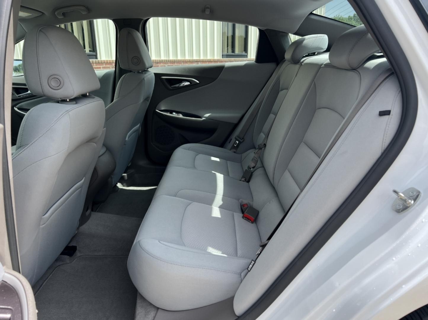 2020 WHITE /Gray Cloth Chevrolet Malibu LS (1G1ZC5ST4LF) with an 1.5L 4 Cyl. engine, Automatic transmission, located at 2990 Old Orchard Rd., Jackson, MO, 63755, 37.354214, -89.612106 - 2020 Chevrolet Malibu LS 1-Owner 90xxx miles Front Wheel Drive 1.5L 4 Cyl. Automatic Backup Camera Bluetooth Cruise Power Windows/Locks/Mirrors We have financing available and we accept trades! Fill out a credit application on our website or come by today! If you have any questions, give - Photo#14