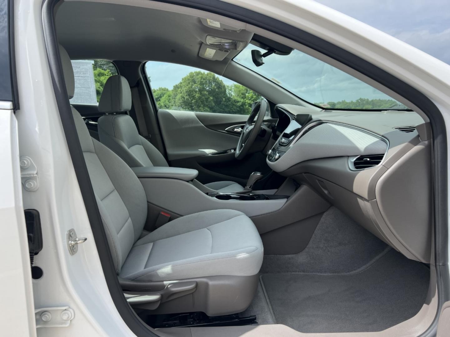 2020 WHITE /Gray Cloth Chevrolet Malibu LS (1G1ZC5ST4LF) with an 1.5L 4 Cyl. engine, Automatic transmission, located at 2990 Old Orchard Rd., Jackson, MO, 63755, 37.354214, -89.612106 - 2020 Chevrolet Malibu LS 1-Owner 90xxx miles Front Wheel Drive 1.5L 4 Cyl. Automatic Backup Camera Bluetooth Cruise Power Windows/Locks/Mirrors We have financing available and we accept trades! Fill out a credit application on our website or come by today! If you have any questions, give - Photo#13