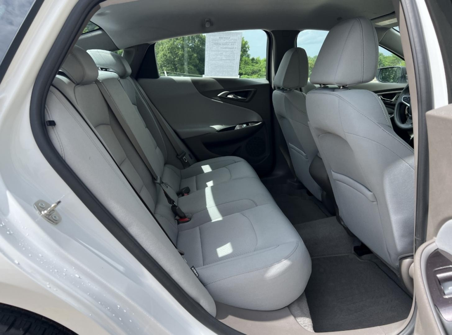 2020 WHITE /Gray Cloth Chevrolet Malibu LS (1G1ZC5ST4LF) with an 1.5L 4 Cyl. engine, Automatic transmission, located at 2990 Old Orchard Rd., Jackson, MO, 63755, 37.354214, -89.612106 - 2020 Chevrolet Malibu LS 1-Owner 90xxx miles Front Wheel Drive 1.5L 4 Cyl. Automatic Backup Camera Bluetooth Cruise Power Windows/Locks/Mirrors We have financing available and we accept trades! Fill out a credit application on our website or come by today! If you have any questions, give - Photo#15