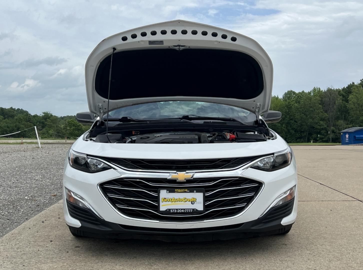 2020 WHITE /Gray Cloth Chevrolet Malibu LS (1G1ZC5ST4LF) with an 1.5L 4 Cyl. engine, Automatic transmission, located at 2990 Old Orchard Rd., Jackson, MO, 63755, 37.354214, -89.612106 - 2020 Chevrolet Malibu LS 1-Owner 90xxx miles Front Wheel Drive 1.5L 4 Cyl. Automatic Backup Camera Bluetooth Cruise Power Windows/Locks/Mirrors We have financing available and we accept trades! Fill out a credit application on our website or come by today! If you have any questions, give - Photo#31