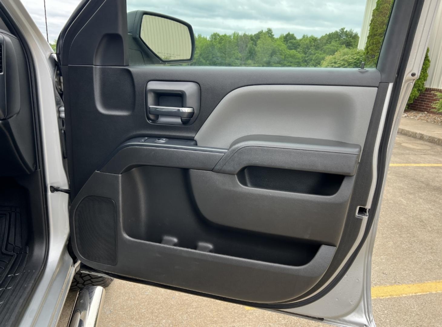 2018 SILVER /Gray Cloth Chevrolet Silverado 1500 Custom Crew Cab 4WD (3GCUKPEC9JG) with an 5.3L V8 engine, Automatic transmission, located at 2990 Old Orchard Rd., Jackson, MO, 63755, 37.354214, -89.612106 - 2018 Chevrolet Silverado 1500 Custom 124xxx miles 4x4 5.3L V8 Automatic Backup Camera Bluetooth Cruise Power Windows/Locks/Mirrors We have financing available and we accept trades! Fill out a credit application on our website or come by today! If you have any questions, give us a call at ( - Photo#13