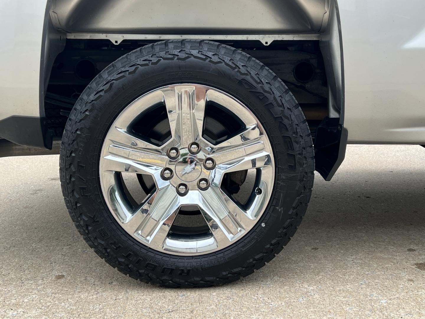 2018 SILVER /Gray Cloth Chevrolet Silverado 1500 Custom Crew Cab 4WD (3GCUKPEC9JG) with an 5.3L V8 engine, Automatic transmission, located at 2990 Old Orchard Rd., Jackson, MO, 63755, 37.354214, -89.612106 - 2018 Chevrolet Silverado 1500 Custom 124xxx miles 4x4 5.3L V8 Automatic Backup Camera Bluetooth Cruise Power Windows/Locks/Mirrors We have financing available and we accept trades! Fill out a credit application on our website or come by today! If you have any questions, give us a call at ( - Photo#31