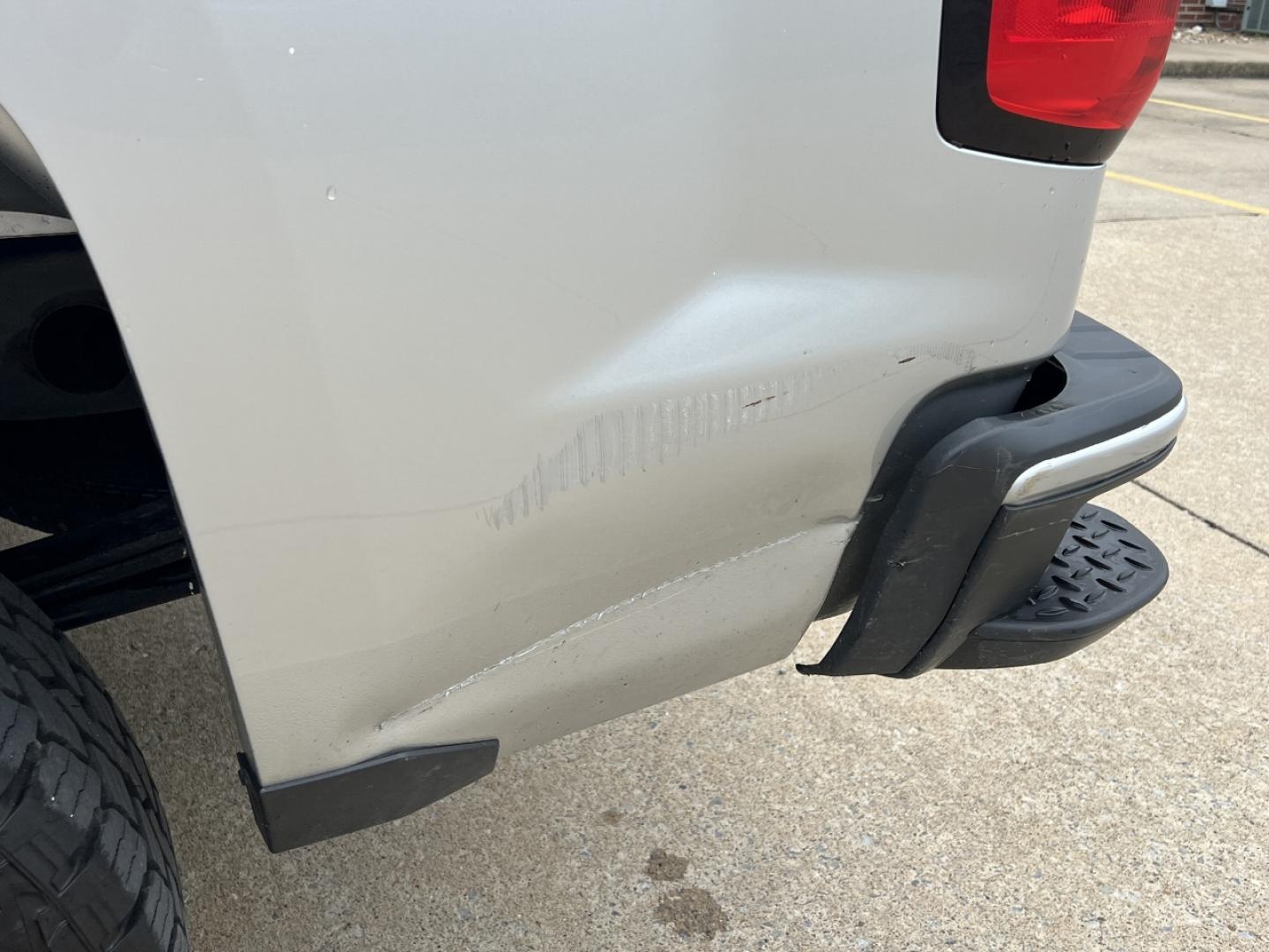 2018 SILVER /Gray Cloth Chevrolet Silverado 1500 Custom Crew Cab 4WD (3GCUKPEC9JG) with an 5.3L V8 engine, Automatic transmission, located at 2990 Old Orchard Rd., Jackson, MO, 63755, 37.354214, -89.612106 - 2018 Chevrolet Silverado 1500 Custom 124xxx miles 4x4 5.3L V8 Automatic Backup Camera Bluetooth Cruise Power Windows/Locks/Mirrors We have financing available and we accept trades! Fill out a credit application on our website or come by today! If you have any questions, give us a call at ( - Photo#33