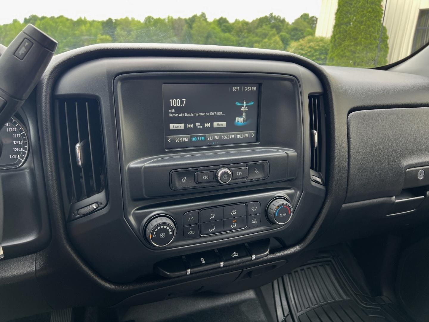 2018 SILVER /Gray Cloth Chevrolet Silverado 1500 Custom Crew Cab 4WD (3GCUKPEC9JG) with an 5.3L V8 engine, Automatic transmission, located at 2990 Old Orchard Rd., Jackson, MO, 63755, 37.354214, -89.612106 - 2018 Chevrolet Silverado 1500 Custom 124xxx miles 4x4 5.3L V8 Automatic Backup Camera Bluetooth Cruise Power Windows/Locks/Mirrors We have financing available and we accept trades! Fill out a credit application on our website or come by today! If you have any questions, give us a call at ( - Photo#21