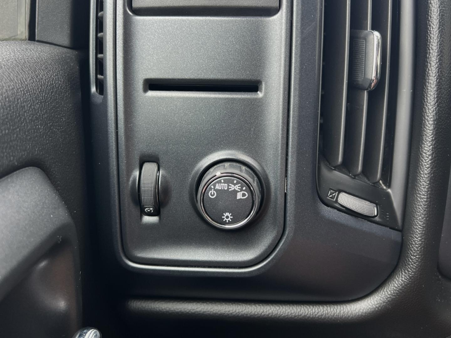 2018 SILVER /Gray Cloth Chevrolet Silverado 1500 Custom Crew Cab 4WD (3GCUKPEC9JG) with an 5.3L V8 engine, Automatic transmission, located at 2990 Old Orchard Rd., Jackson, MO, 63755, 37.354214, -89.612106 - 2018 Chevrolet Silverado 1500 Custom 124xxx miles 4x4 5.3L V8 Automatic Backup Camera Bluetooth Cruise Power Windows/Locks/Mirrors We have financing available and we accept trades! Fill out a credit application on our website or come by today! If you have any questions, give us a call at ( - Photo#25
