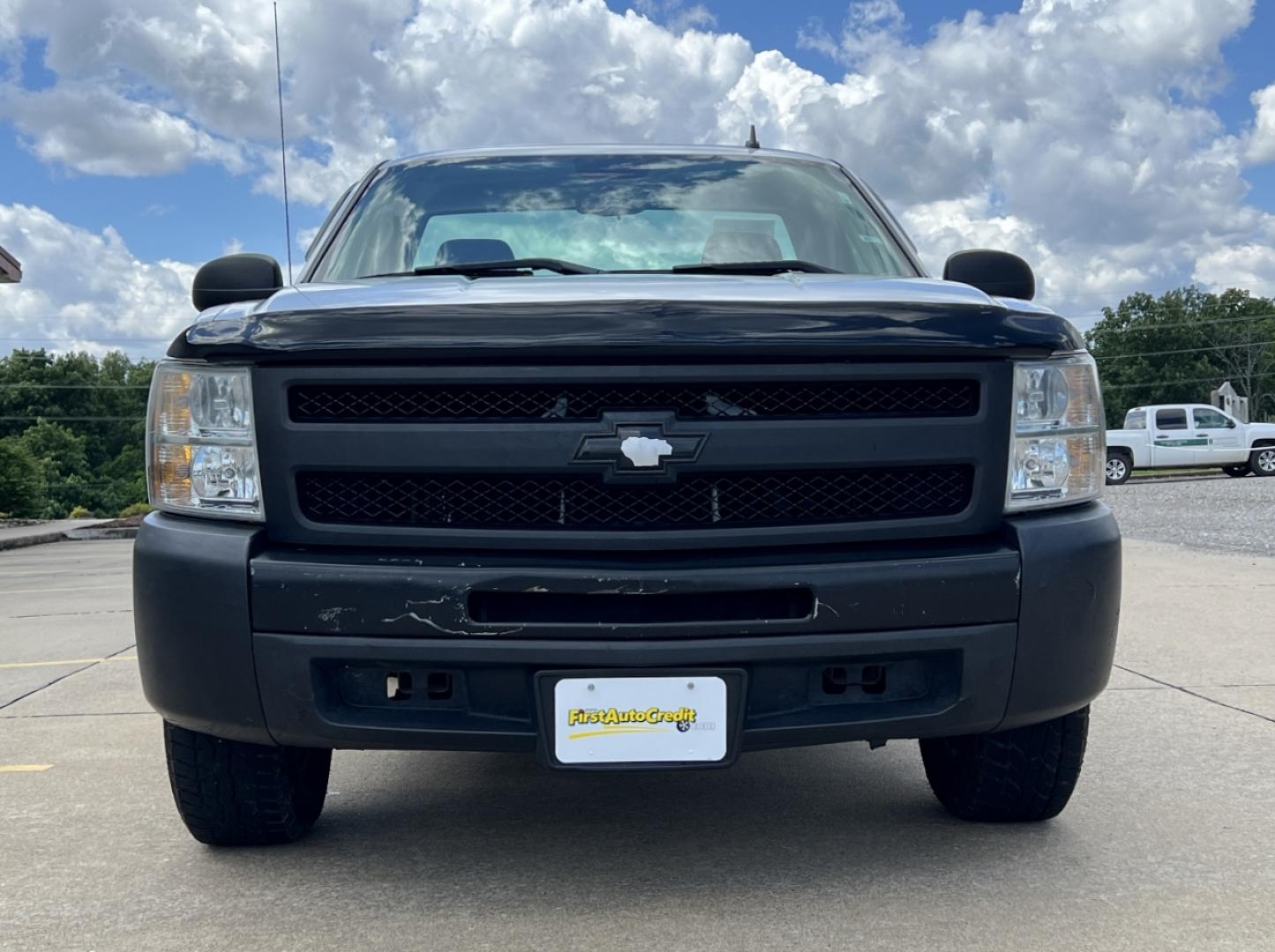 2009 WHITE /Black Cloth Chevrolet Silverado 1500 Work Truck Long Box 2WD (1GCEC14X49Z) with an 4.3L V6 engine, Automatic transmission, located at 2990 Old Orchard Rd., Jackson, MO, 63755, 37.354214, -89.612106 - 2009 Chevrolet Silverado 1500 162xxx miles Rear Wheel Drive 4.3L V6 Automatic We have financing available and we accept trades! Fill out a credit application on our website or come by today! If you have any questions, give us a call at (573) 204-7777 or visit our website at firstautocredit.com - Photo#8