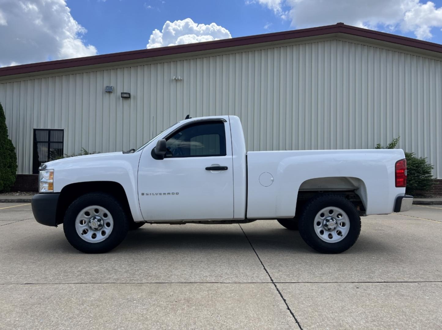 2009 WHITE /Black Cloth Chevrolet Silverado 1500 Work Truck Long Box 2WD (1GCEC14X49Z) with an 4.3L V6 engine, Automatic transmission, located at 2990 Old Orchard Rd., Jackson, MO, 63755, 37.354214, -89.612106 - 2009 Chevrolet Silverado 1500 162xxx miles Rear Wheel Drive 4.3L V6 Automatic We have financing available and we accept trades! Fill out a credit application on our website or come by today! If you have any questions, give us a call at (573) 204-7777 or visit our website at firstautocredit.com - Photo#3