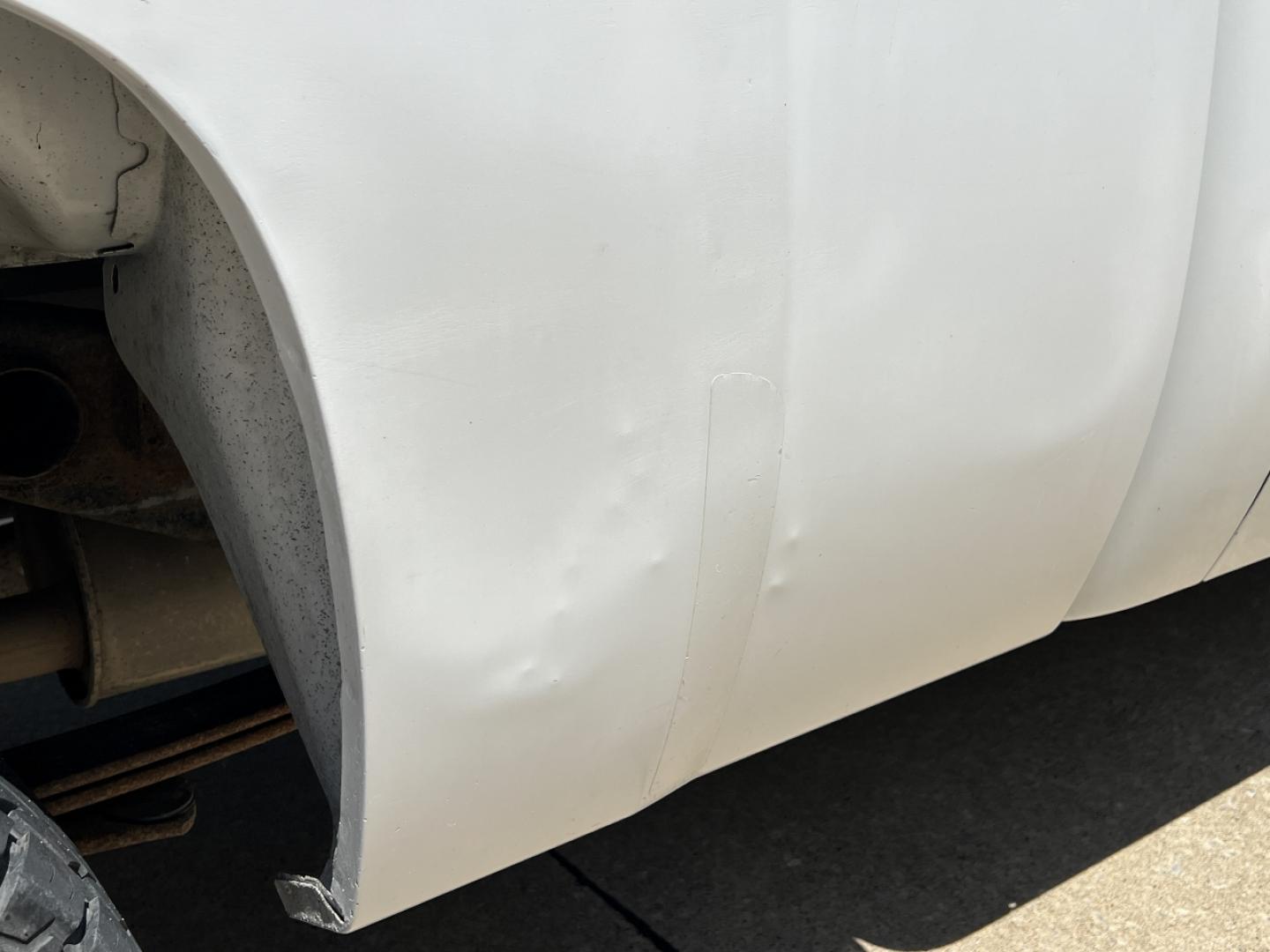 2009 WHITE /Black Cloth Chevrolet Silverado 1500 Work Truck Long Box 2WD (1GCEC14X49Z) with an 4.3L V6 engine, Automatic transmission, located at 2990 Old Orchard Rd., Jackson, MO, 63755, 37.354214, -89.612106 - 2009 Chevrolet Silverado 1500 162xxx miles Rear Wheel Drive 4.3L V6 Automatic We have financing available and we accept trades! Fill out a credit application on our website or come by today! If you have any questions, give us a call at (573) 204-7777 or visit our website at firstautocredit.com - Photo#36