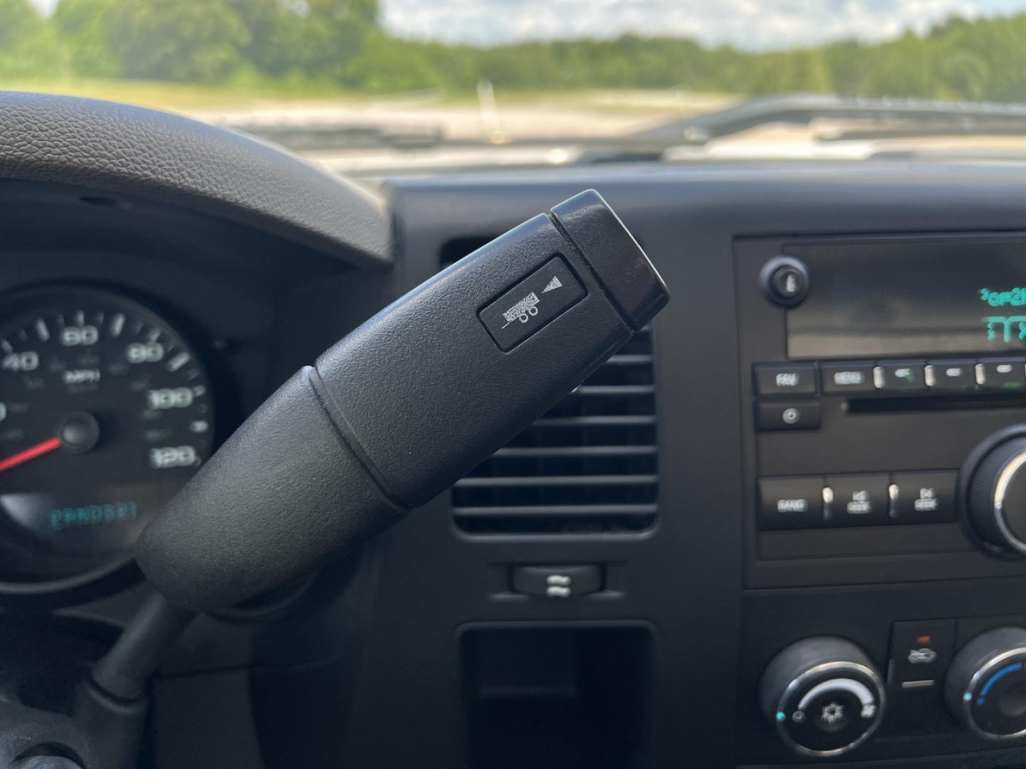 2009 WHITE /Black Cloth Chevrolet Silverado 1500 Work Truck Long Box 2WD (1GCEC14X49Z) with an 4.3L V6 engine, Automatic transmission, located at 2990 Old Orchard Rd., Jackson, MO, 63755, 37.354214, -89.612106 - 2009 Chevrolet Silverado 1500 162xxx miles Rear Wheel Drive 4.3L V6 Automatic We have financing available and we accept trades! Fill out a credit application on our website or come by today! If you have any questions, give us a call at (573) 204-7777 or visit our website at firstautocredit.com - Photo#16