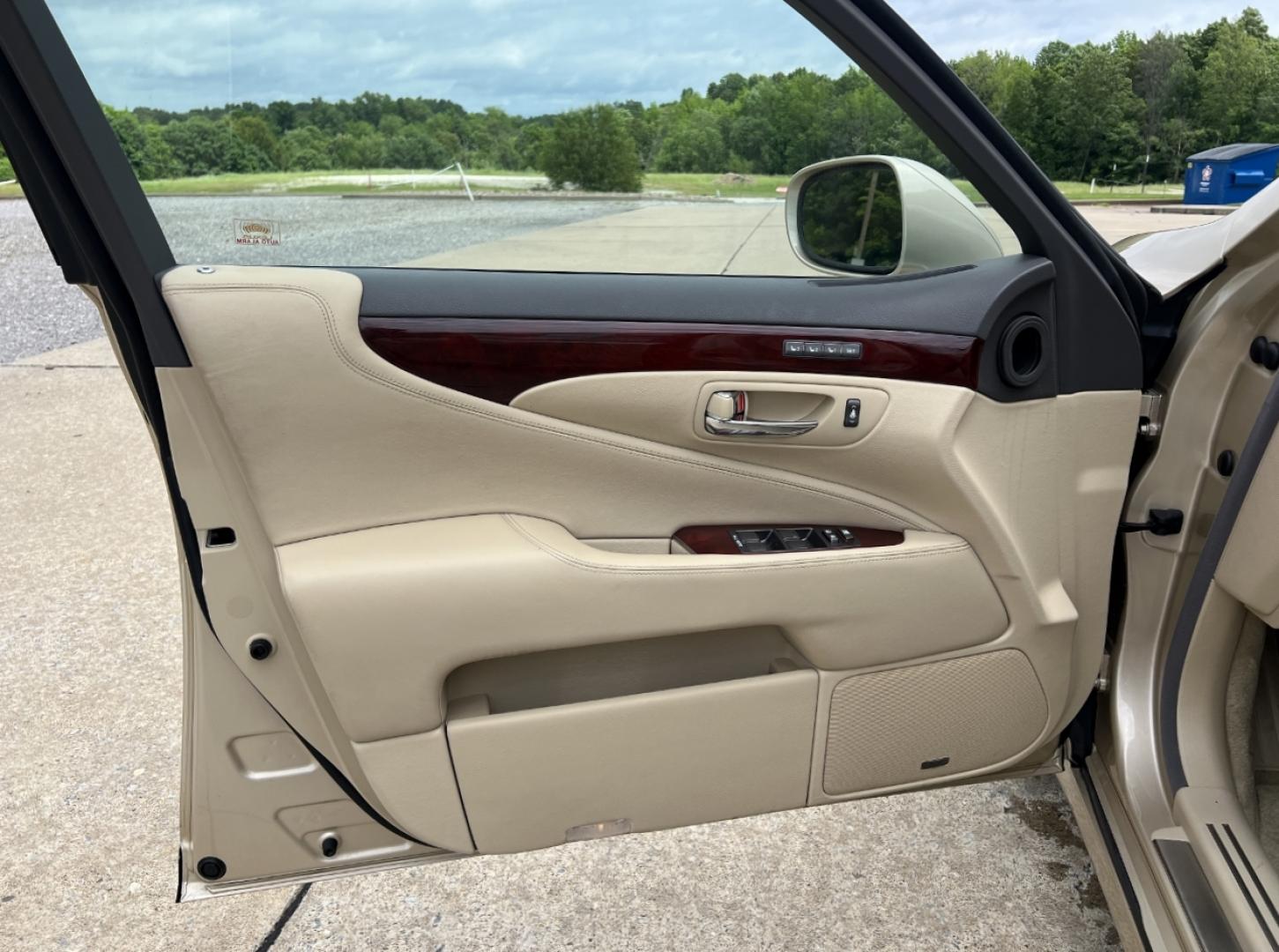 2008 GOLD /Tan Leather Lexus LS 460 LS 460L (JTHGL46F485) with an 4.6L V8 engine, Automatic transmission, located at 2990 Old Orchard Rd., Jackson, MO, 63755, 37.354214, -89.612106 - 2008 Lexus LS 460L Local 1-Owner Only 81xxx miles Rear Wheel Drive 4.6L V8 Automatic Leather Navigation Power/Heated/Cooled Seats Heated Steering Wheel Backup Camera Sunroof Cruise Power Windows/Locks/Mirrors We have financing available and we accept trades! Fill out a credit applicati - Photo#15