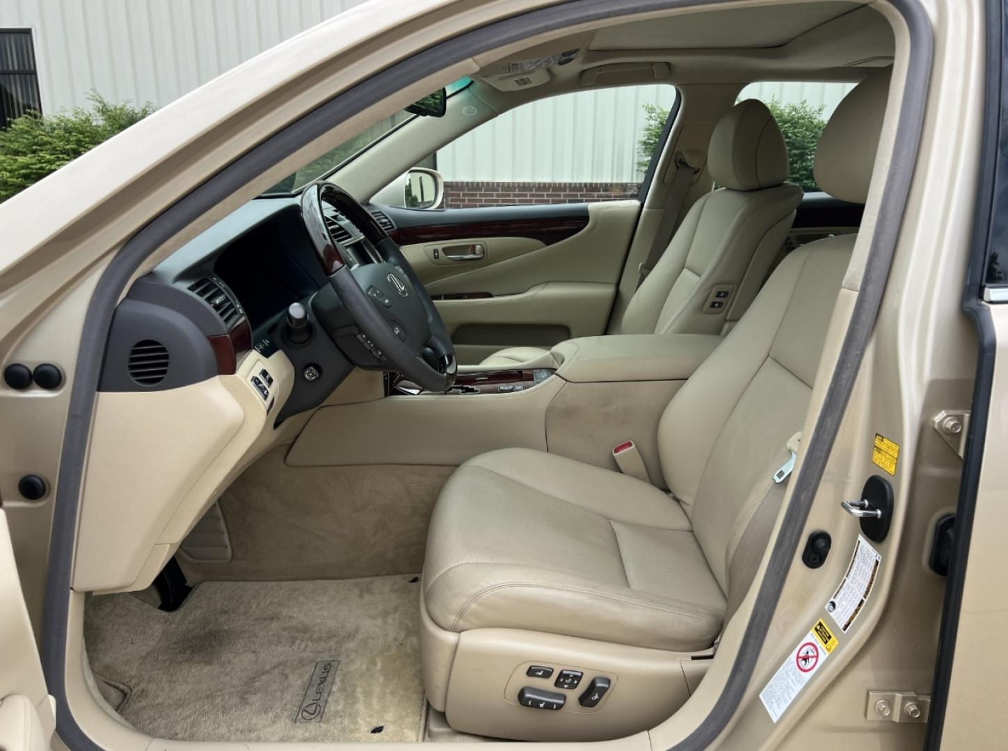 2008 GOLD /Tan Leather Lexus LS 460 LS 460L (JTHGL46F485) with an 4.6L V8 engine, Automatic transmission, located at 2990 Old Orchard Rd., Jackson, MO, 63755, 37.354214, -89.612106 - 2008 Lexus LS 460L Local 1-Owner Only 81xxx miles Rear Wheel Drive 4.6L V8 Automatic Leather Navigation Power/Heated/Cooled Seats Heated Steering Wheel Backup Camera Sunroof Cruise Power Windows/Locks/Mirrors We have financing available and we accept trades! Fill out a credit applicati - Photo#16