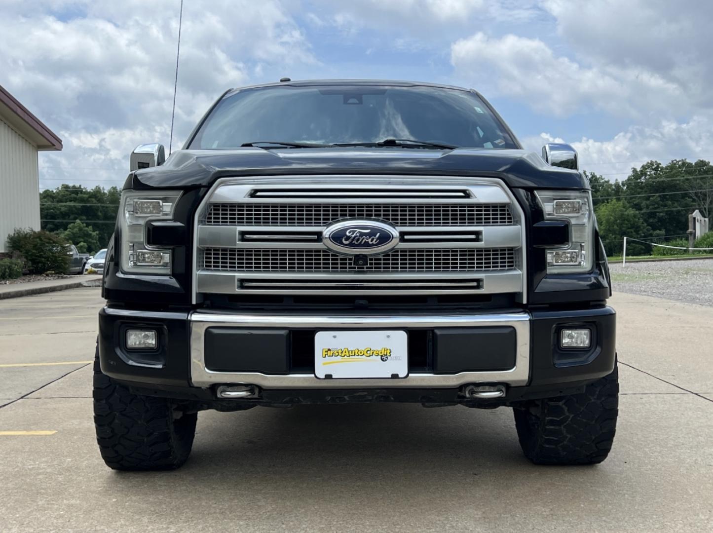 2017 BLACK /Black Leather Ford F-150 PLATINUM SuperCrew 6.5-ft. Bed 4WD (1FTEW1EG0HF) with an 3.5L V6 TURBO engine, Automatic transmission, located at 2990 Old Orchard Rd., Jackson, MO, 63755, 37.354214, -89.612106 - 2017 Ford F-150 Platinum FX4 Off Road 173xxx miles 4x4 3.5L V6 Automatic Leather Navigation Power/Heated/Cooled Seats Heated Rear Seats Power Running Boards Backup Camera Sunroof Bluetooth Cruise Remote Start Power Windows/Locks/Mirrors We have financing available and we accept trade - Photo#17