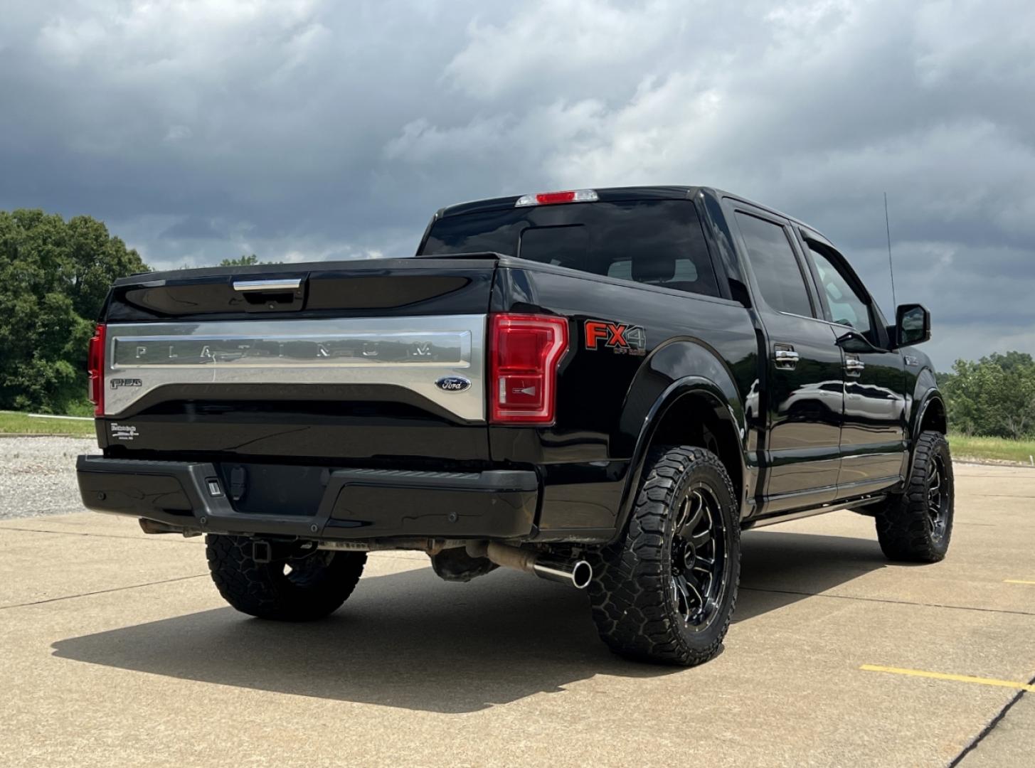 2017 BLACK /Black Leather Ford F-150 PLATINUM SuperCrew 6.5-ft. Bed 4WD (1FTEW1EG0HF) with an 3.5L V6 TURBO engine, Automatic transmission, located at 2990 Old Orchard Rd., Jackson, MO, 63755, 37.354214, -89.612106 - 2017 Ford F-150 Platinum FX4 Off Road 173xxx miles 4x4 3.5L V6 Automatic Leather Navigation Power/Heated/Cooled Seats Heated Rear Seats Power Running Boards Backup Camera Sunroof Bluetooth Cruise Remote Start Power Windows/Locks/Mirrors We have financing available and we accept trade - Photo#14