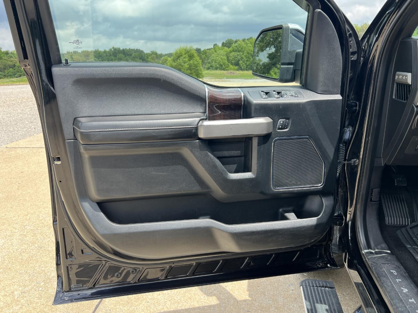 2017 BLACK /Black Leather Ford F-150 PLATINUM SuperCrew 6.5-ft. Bed 4WD (1FTEW1EG0HF) with an 3.5L V6 TURBO engine, Automatic transmission, located at 2990 Old Orchard Rd., Jackson, MO, 63755, 37.354214, -89.612106 - 2017 Ford F-150 Platinum FX4 Off Road 173xxx miles 4x4 3.5L V6 Automatic Leather Navigation Power/Heated/Cooled Seats Heated Rear Seats Power Running Boards Backup Camera Sunroof Bluetooth Cruise Remote Start Power Windows/Locks/Mirrors We have financing available and we accept trade - Photo#18