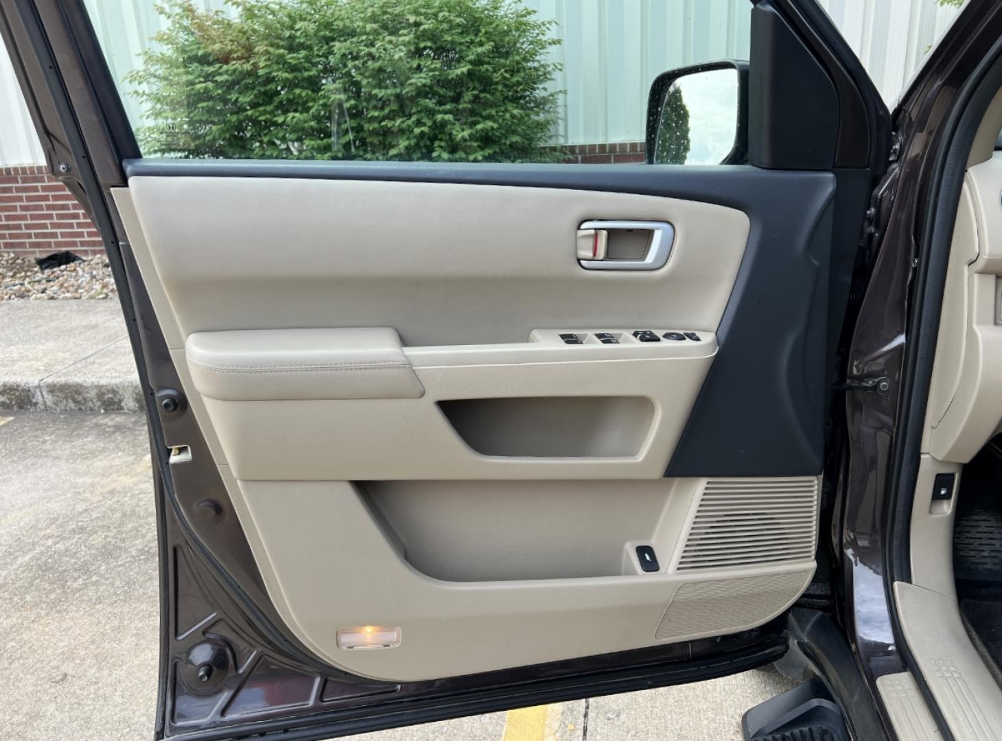 2014 BROWN /Tan Leather Honda Pilot EX-L 4WD (5FNYF4H58EB) with an 3.5L V6 engine, Automatic transmission, located at 2990 Old Orchard Rd., Jackson, MO, 63755, 37.354214, -89.612106 - 2014 Honda Pilot EX-L 116xxx miles All Wheel Drive 3.5L V6 Automatic Leather 3rd Row Backup Camera Power/Heated Seats Sunroof Bluetooth Cruise Power Windows/Locks/Mirrors We have financing available and we accept trades! Fill out a credit application on our website or come by today! If - Photo#15