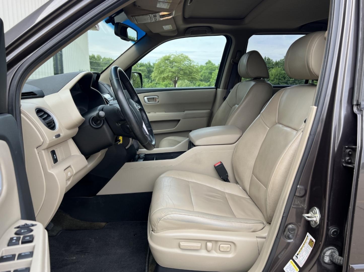 2014 BROWN /Tan Leather Honda Pilot EX-L 4WD (5FNYF4H58EB) with an 3.5L V6 engine, Automatic transmission, located at 2990 Old Orchard Rd., Jackson, MO, 63755, 37.354214, -89.612106 - 2014 Honda Pilot EX-L 116xxx miles All Wheel Drive 3.5L V6 Automatic Leather 3rd Row Backup Camera Power/Heated Seats Sunroof Bluetooth Cruise Power Windows/Locks/Mirrors We have financing available and we accept trades! Fill out a credit application on our website or come by today! If - Photo#16