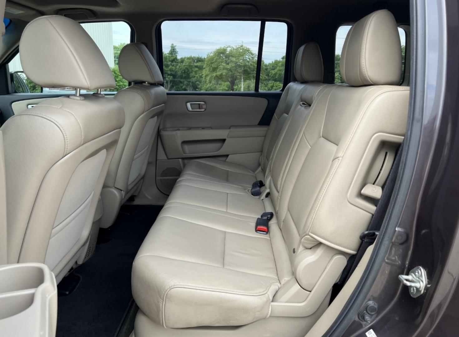 2014 BROWN /Tan Leather Honda Pilot EX-L 4WD (5FNYF4H58EB) with an 3.5L V6 engine, Automatic transmission, located at 2990 Old Orchard Rd., Jackson, MO, 63755, 37.354214, -89.612106 - 2014 Honda Pilot EX-L 116xxx miles All Wheel Drive 3.5L V6 Automatic Leather 3rd Row Backup Camera Power/Heated Seats Sunroof Bluetooth Cruise Power Windows/Locks/Mirrors We have financing available and we accept trades! Fill out a credit application on our website or come by today! If - Photo#19