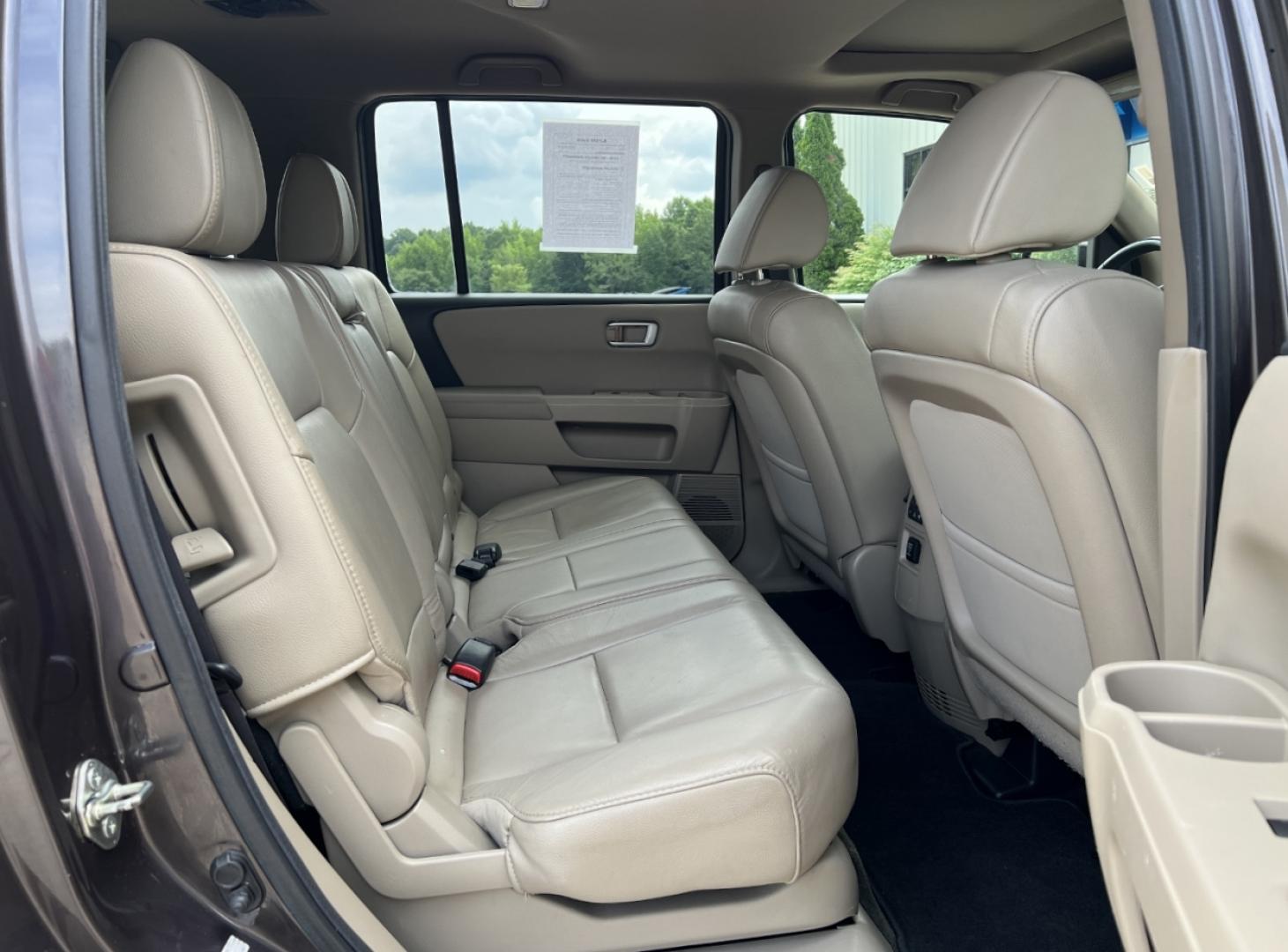 2014 BROWN /Tan Leather Honda Pilot EX-L 4WD (5FNYF4H58EB) with an 3.5L V6 engine, Automatic transmission, located at 2990 Old Orchard Rd., Jackson, MO, 63755, 37.354214, -89.612106 - 2014 Honda Pilot EX-L 116xxx miles All Wheel Drive 3.5L V6 Automatic Leather 3rd Row Backup Camera Power/Heated Seats Sunroof Bluetooth Cruise Power Windows/Locks/Mirrors We have financing available and we accept trades! Fill out a credit application on our website or come by today! If - Photo#20