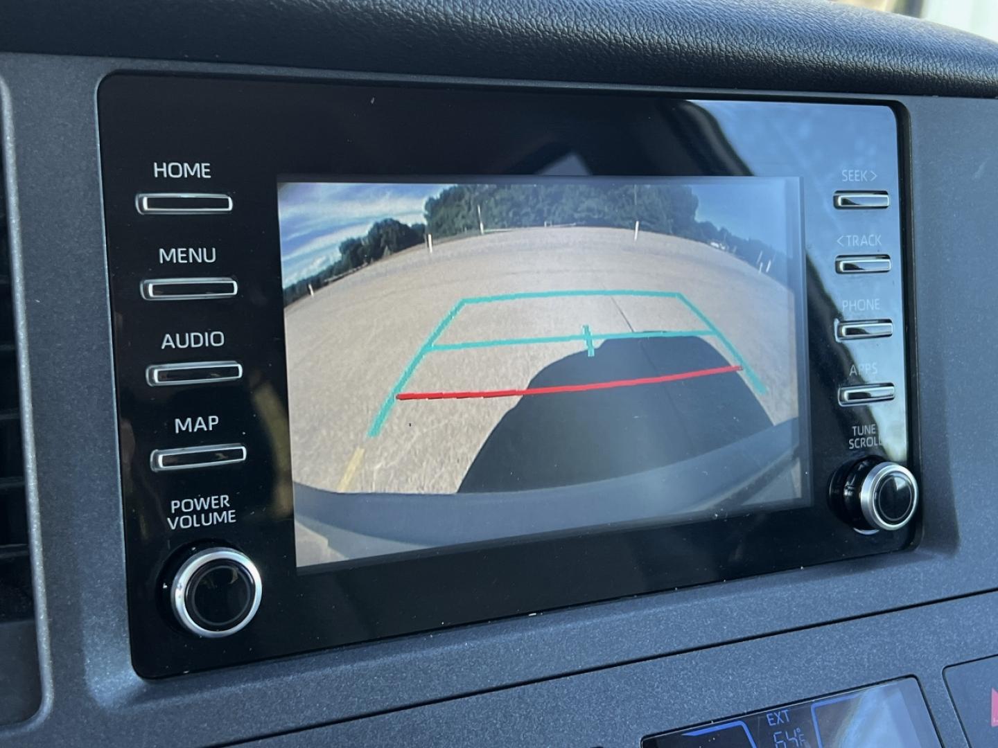2020 WHITE /Tan Leather Toyota Sienna L (5TDZZ3DC2LS) with an 3.5L V6 engine, Automatic transmission, located at 2990 Old Orchard Rd., Jackson, MO, 63755, 37.354214, -89.612106 - 2020 Toyota Sienna L 207xxx miles Front Wheel Drive 3.5L V6 Automatic Leather 3rd Row Backup Camera Bluetooth Cruise Power Windows/Locks/Mirrors We have financing available and we accept trades! Fill out a credit application on our website or come by today! If you have any questions, giv - Photo#2