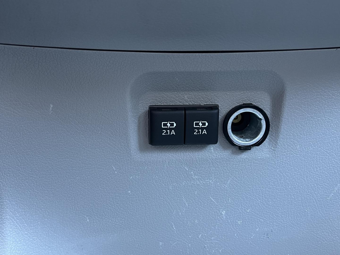 2020 WHITE /Tan Leather Toyota Sienna L (5TDZZ3DC2LS) with an 3.5L V6 engine, Automatic transmission, located at 2990 Old Orchard Rd., Jackson, MO, 63755, 37.354214, -89.612106 - 2020 Toyota Sienna L 207xxx miles Front Wheel Drive 3.5L V6 Automatic Leather 3rd Row Backup Camera Bluetooth Cruise Power Windows/Locks/Mirrors We have financing available and we accept trades! Fill out a credit application on our website or come by today! If you have any questions, giv - Photo#25