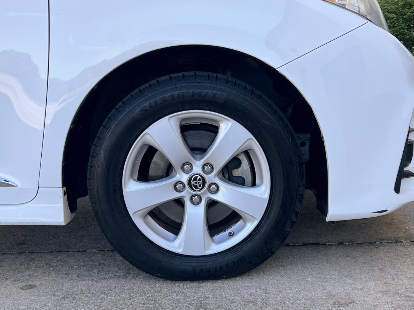 2020 WHITE /Tan Leather Toyota Sienna L (5TDZZ3DC2LS) with an 3.5L V6 engine, Automatic transmission, located at 2990 Old Orchard Rd., Jackson, MO, 63755, 37.354214, -89.612106 - 2020 Toyota Sienna L 207xxx miles Front Wheel Drive 3.5L V6 Automatic Leather 3rd Row Backup Camera Bluetooth Cruise Power Windows/Locks/Mirrors We have financing available and we accept trades! Fill out a credit application on our website or come by today! If you have any questions, giv - Photo#34