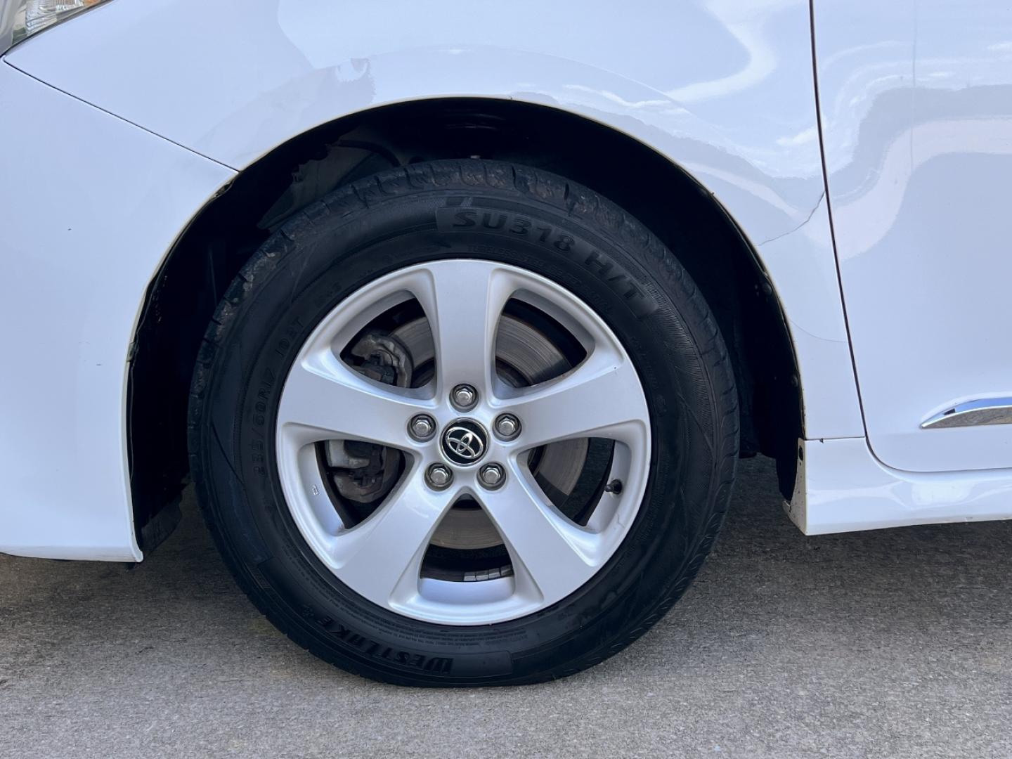 2020 WHITE /Tan Leather Toyota Sienna L (5TDZZ3DC2LS) with an 3.5L V6 engine, Automatic transmission, located at 2990 Old Orchard Rd., Jackson, MO, 63755, 37.354214, -89.612106 - 2020 Toyota Sienna L 207xxx miles Front Wheel Drive 3.5L V6 Automatic Leather 3rd Row Backup Camera Bluetooth Cruise Power Windows/Locks/Mirrors We have financing available and we accept trades! Fill out a credit application on our website or come by today! If you have any questions, giv - Photo#30