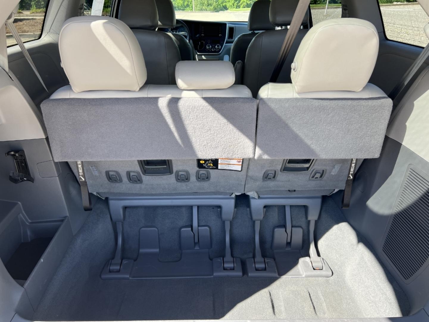 2020 WHITE /Tan Leather Toyota Sienna L (5TDZZ3DC2LS) with an 3.5L V6 engine, Automatic transmission, located at 2990 Old Orchard Rd., Jackson, MO, 63755, 37.354214, -89.612106 - 2020 Toyota Sienna L 207xxx miles Front Wheel Drive 3.5L V6 Automatic Leather 3rd Row Backup Camera Bluetooth Cruise Power Windows/Locks/Mirrors We have financing available and we accept trades! Fill out a credit application on our website or come by today! If you have any questions, giv - Photo#18