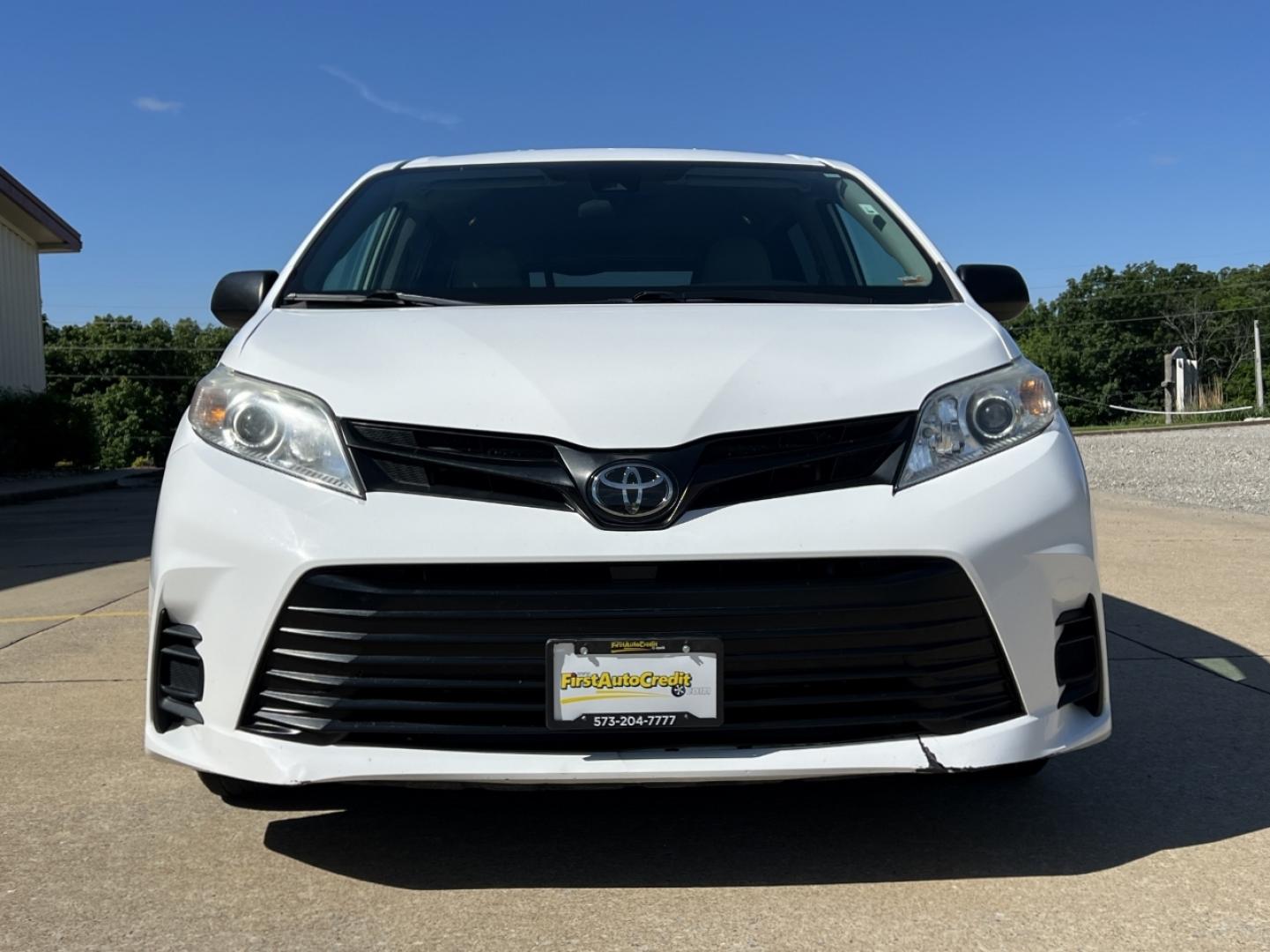 2020 WHITE /Tan Leather Toyota Sienna L (5TDZZ3DC2LS) with an 3.5L V6 engine, Automatic transmission, located at 2990 Old Orchard Rd., Jackson, MO, 63755, 37.354214, -89.612106 - 2020 Toyota Sienna L 207xxx miles Front Wheel Drive 3.5L V6 Automatic Leather 3rd Row Backup Camera Bluetooth Cruise Power Windows/Locks/Mirrors We have financing available and we accept trades! Fill out a credit application on our website or come by today! If you have any questions, giv - Photo#9