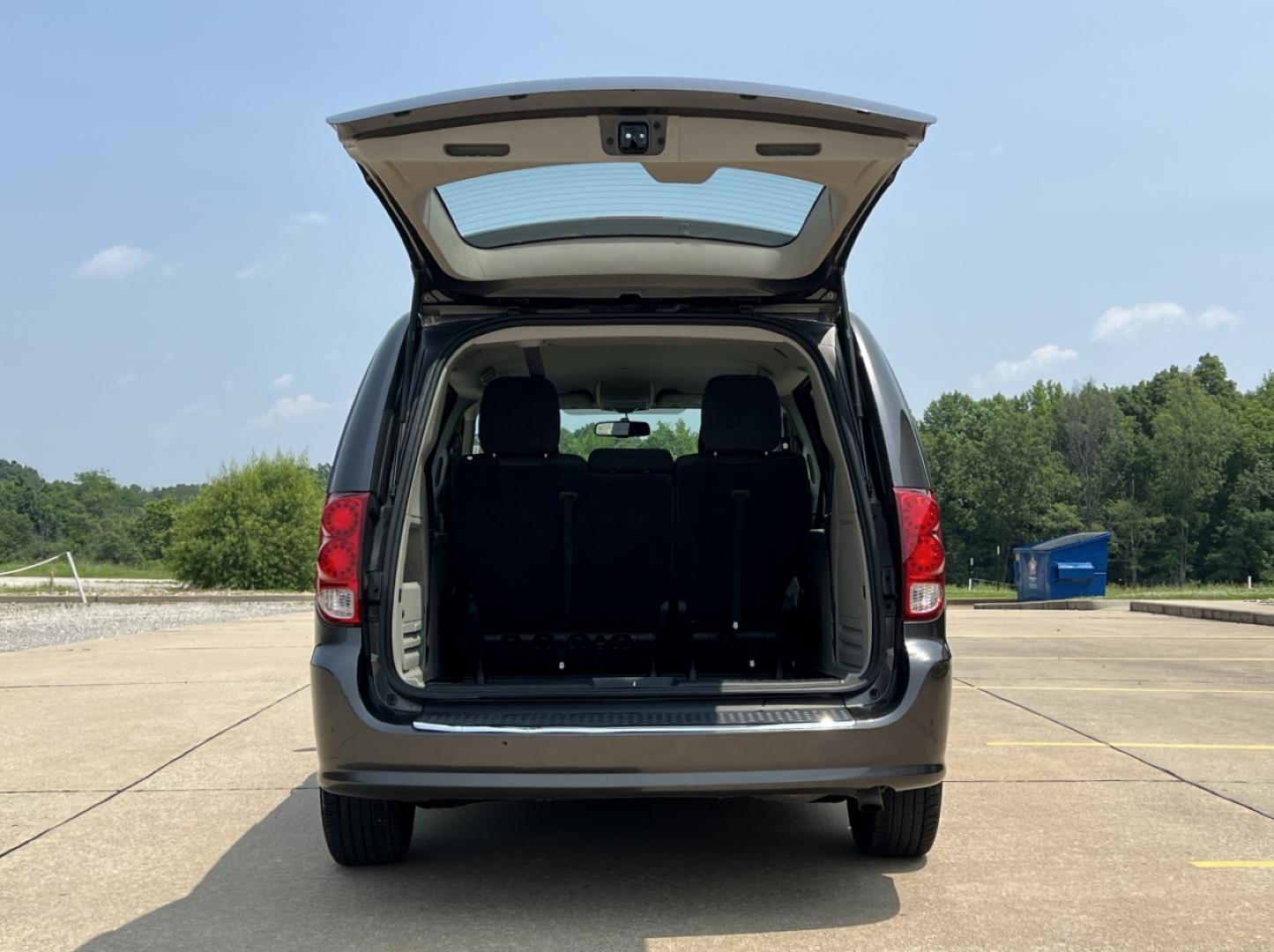 2016 GRAY /Black Cloth Dodge Grand Caravan SE (2C4RDGBG0GR) with an 3.6L V6 engine, Automatic transmission, located at 2990 Old Orchard Rd., Jackson, MO, 63755, 37.354214, -89.612106 - 2016 Dodge Grand Caravan SE 1-Owner Only 71xxx miles Front Wheel Drive 3.6L V6 Automatic 3rd Row Stow 'N Go Cruise Power Windows/Locks/Mirrors We have financing available and we accept trades! Fill out a credit application on our website or come by today! If you have any questions, give u - Photo#16