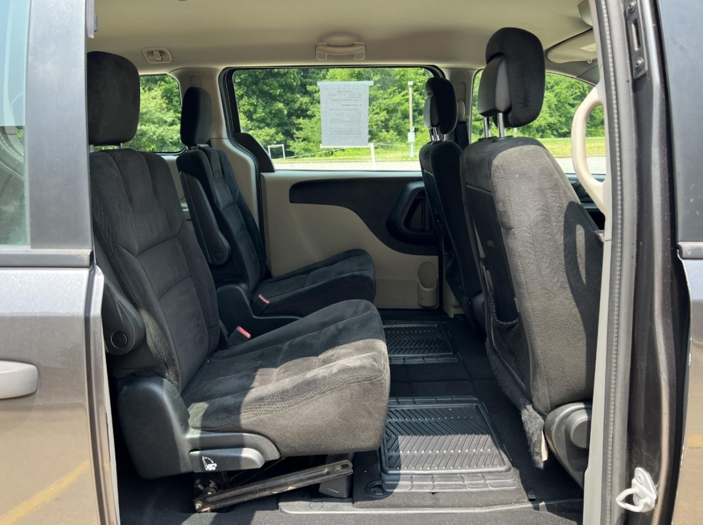 2016 GRAY /Black Cloth Dodge Grand Caravan SE (2C4RDGBG0GR) with an 3.6L V6 engine, Automatic transmission, located at 2990 Old Orchard Rd., Jackson, MO, 63755, 37.354214, -89.612106 - 2016 Dodge Grand Caravan SE 1-Owner Only 71xxx miles Front Wheel Drive 3.6L V6 Automatic 3rd Row Stow 'N Go Cruise Power Windows/Locks/Mirrors We have financing available and we accept trades! Fill out a credit application on our website or come by today! If you have any questions, give u - Photo#14
