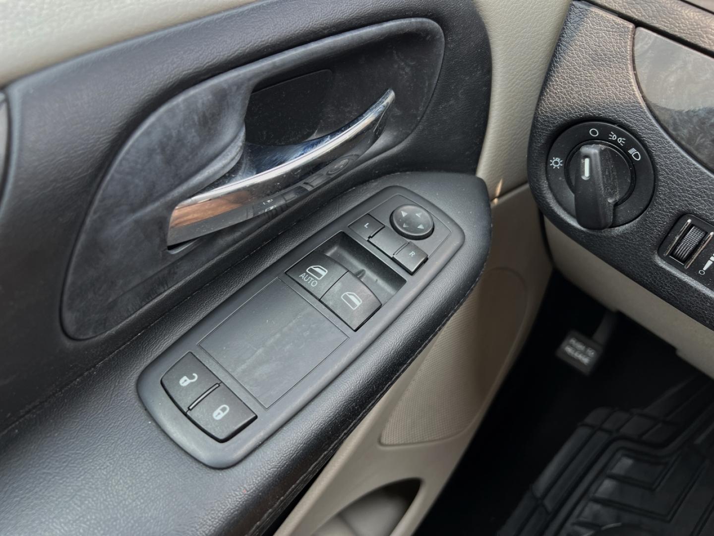 2016 GRAY /Black Cloth Dodge Grand Caravan SE (2C4RDGBG0GR) with an 3.6L V6 engine, Automatic transmission, located at 2990 Old Orchard Rd., Jackson, MO, 63755, 37.354214, -89.612106 - 2016 Dodge Grand Caravan SE 1-Owner Only 71xxx miles Front Wheel Drive 3.6L V6 Automatic 3rd Row Stow 'N Go Cruise Power Windows/Locks/Mirrors We have financing available and we accept trades! Fill out a credit application on our website or come by today! If you have any questions, give u - Photo#22