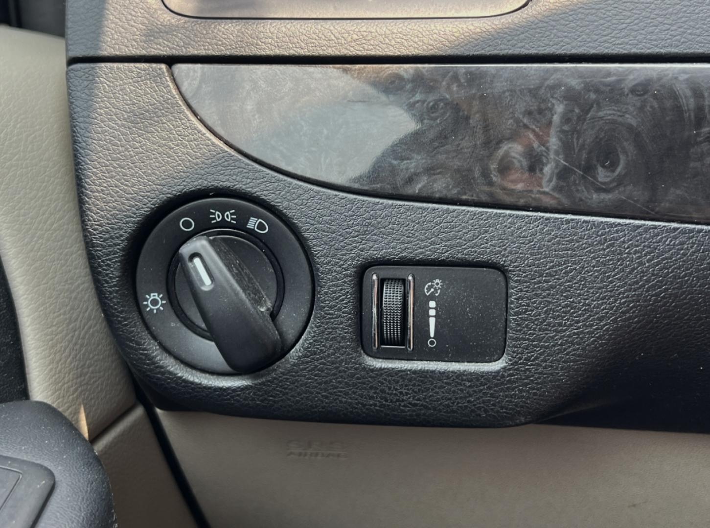 2016 GRAY /Black Cloth Dodge Grand Caravan SE (2C4RDGBG0GR) with an 3.6L V6 engine, Automatic transmission, located at 2990 Old Orchard Rd., Jackson, MO, 63755, 37.354214, -89.612106 - 2016 Dodge Grand Caravan SE 1-Owner Only 71xxx miles Front Wheel Drive 3.6L V6 Automatic 3rd Row Stow 'N Go Cruise Power Windows/Locks/Mirrors We have financing available and we accept trades! Fill out a credit application on our website or come by today! If you have any questions, give u - Photo#23