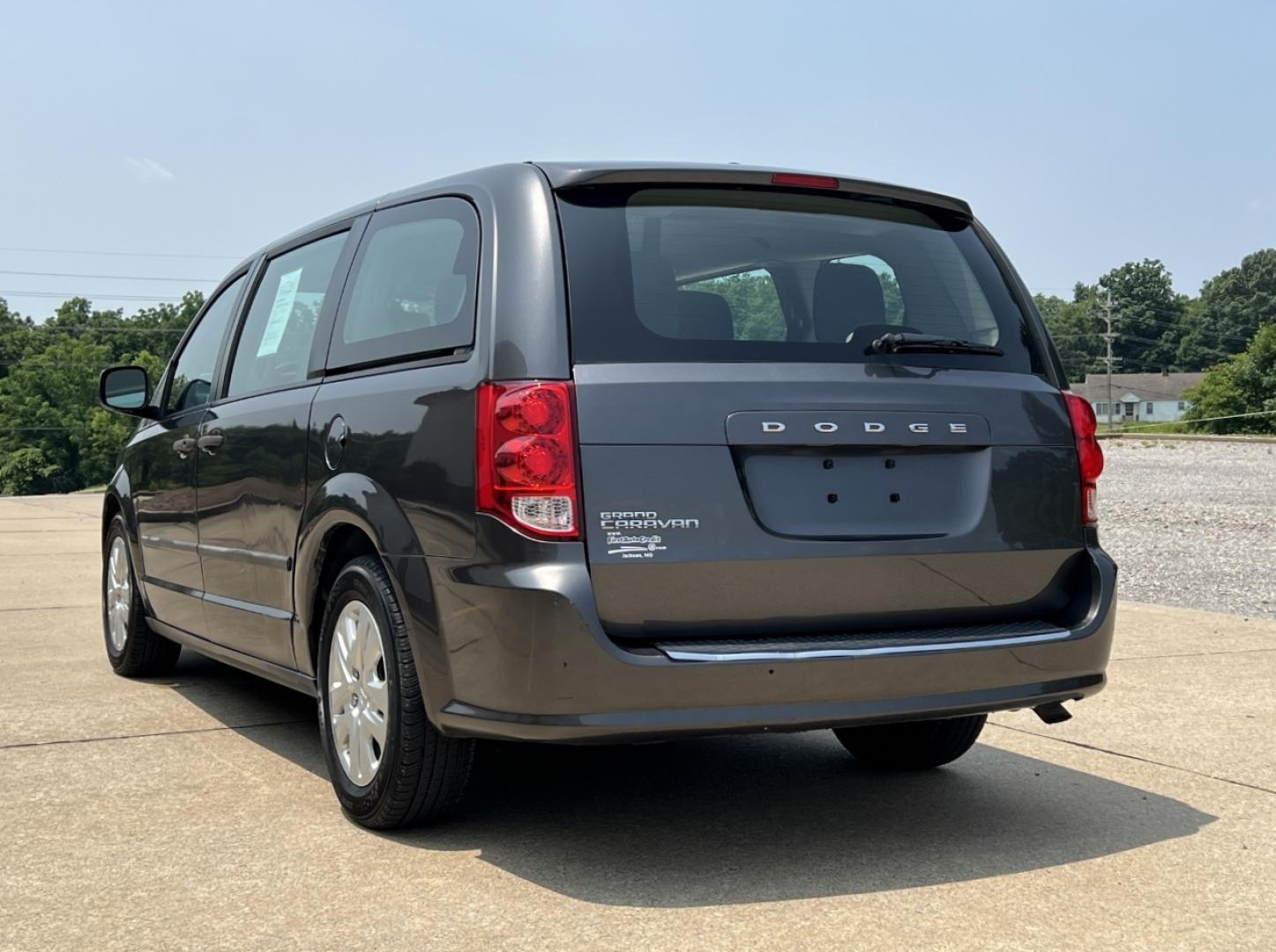 2016 GRAY /Black Cloth Dodge Grand Caravan SE (2C4RDGBG0GR) with an 3.6L V6 engine, Automatic transmission, located at 2990 Old Orchard Rd., Jackson, MO, 63755, 37.354214, -89.612106 - 2016 Dodge Grand Caravan SE 1-Owner Only 71xxx miles Front Wheel Drive 3.6L V6 Automatic 3rd Row Stow 'N Go Cruise Power Windows/Locks/Mirrors We have financing available and we accept trades! Fill out a credit application on our website or come by today! If you have any questions, give u - Photo#6