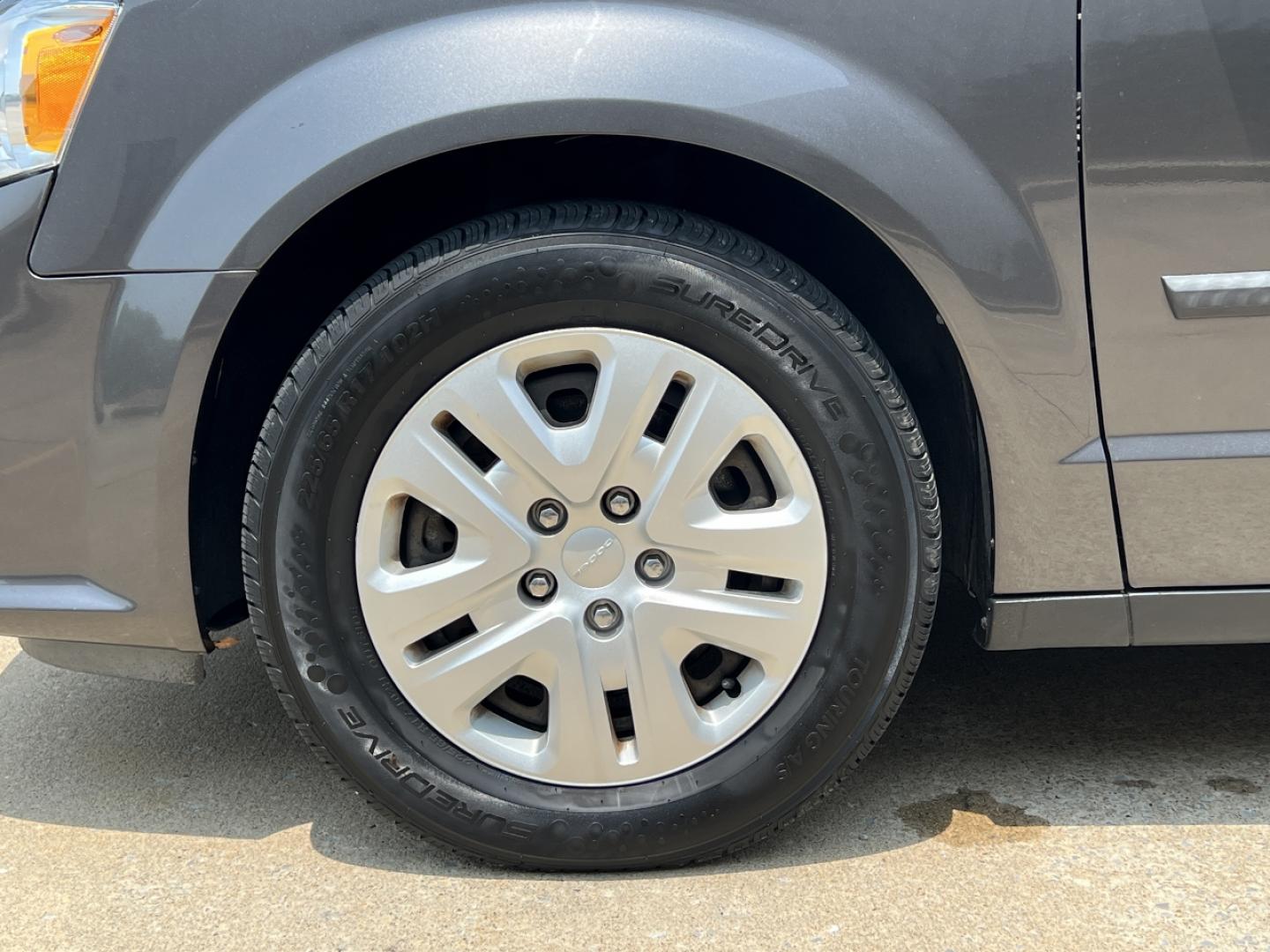 2016 GRAY /Black Cloth Dodge Grand Caravan SE (2C4RDGBG0GR) with an 3.6L V6 engine, Automatic transmission, located at 2990 Old Orchard Rd., Jackson, MO, 63755, 37.354214, -89.612106 - 2016 Dodge Grand Caravan SE 1-Owner Only 71xxx miles Front Wheel Drive 3.6L V6 Automatic 3rd Row Stow 'N Go Cruise Power Windows/Locks/Mirrors We have financing available and we accept trades! Fill out a credit application on our website or come by today! If you have any questions, give u - Photo#27