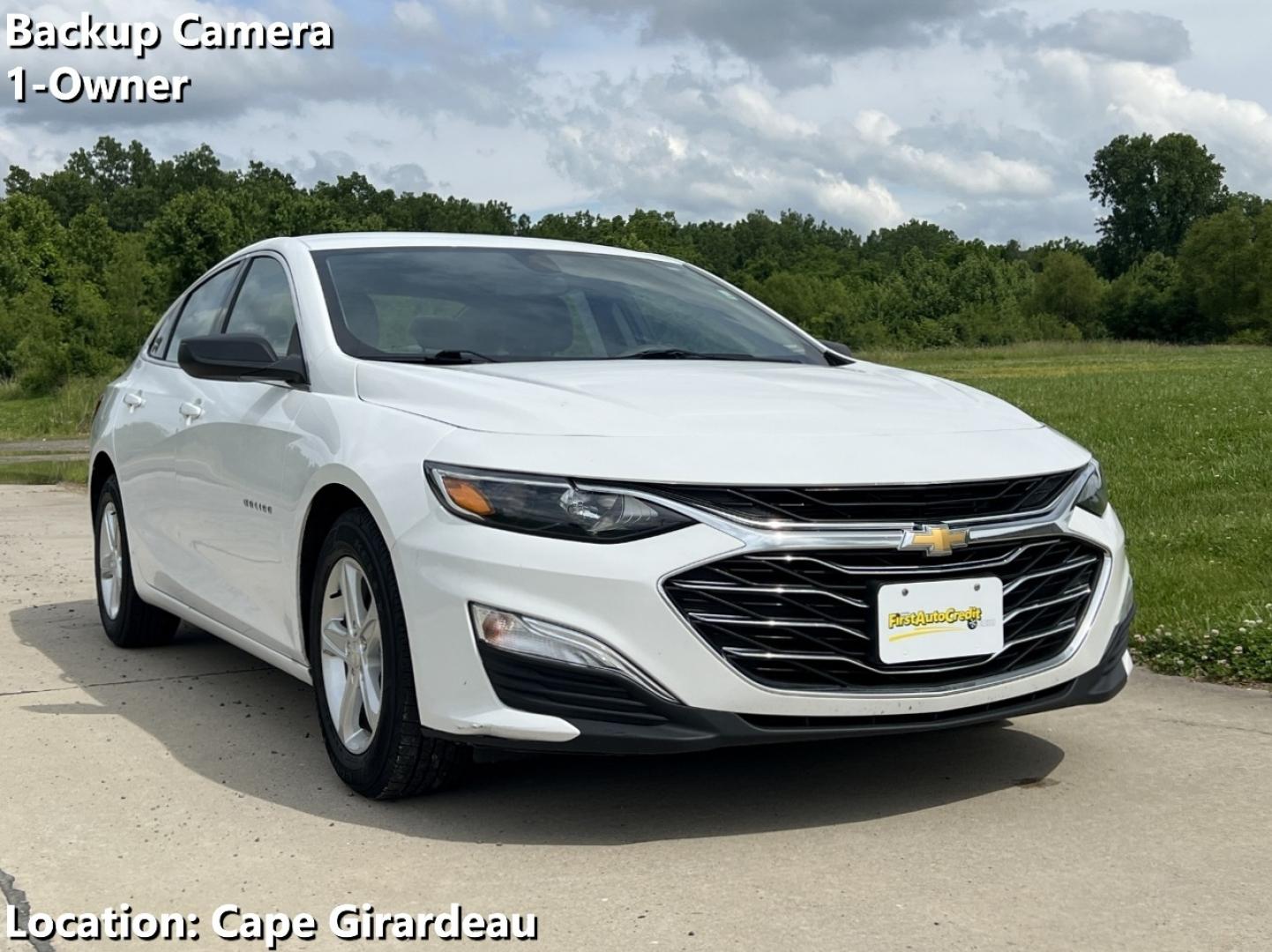2020 WHITE /Gray Cloth Chevrolet Malibu LS (1G1ZC5ST6LF) with an 1.5L 4 Cyl. engine, Automatic transmission, located at 506 S. Kingshighway, Cape Girardeau, MO, 63703, (573) 235-5000, 37.294994, -89.556206 - 2020 Chevrolet Malibu LS 1-Owner 106xxx miles Front Wheel Drive 1.5L 4 Cyl. Automatic Backup Camera Bluetooth Cruise Power Windows/Locks/Mirrors We have financing available and we accept trades! Fill out a credit application on our website or come by today! If you have any questions, give - Photo#0