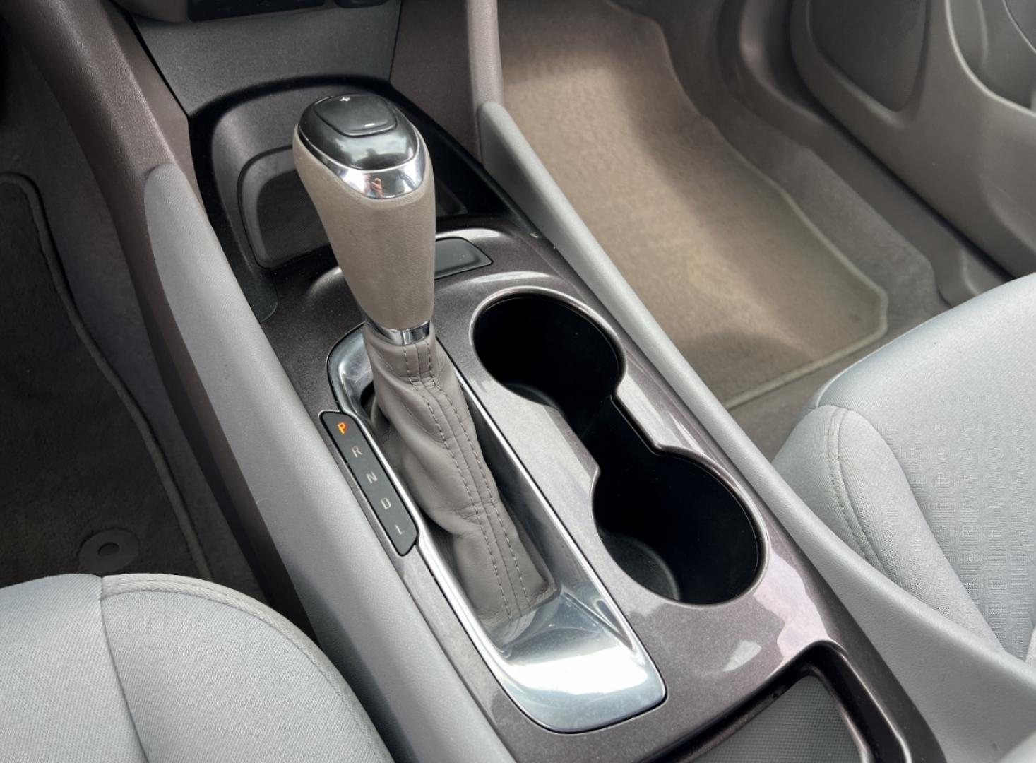 2020 WHITE /Gray Cloth Chevrolet Malibu LS (1G1ZC5ST6LF) with an 1.5L 4 Cyl. engine, Automatic transmission, located at 506 S. Kingshighway, Cape Girardeau, MO, 63703, (573) 235-5000, 37.294994, -89.556206 - 2020 Chevrolet Malibu LS 1-Owner 106xxx miles Front Wheel Drive 1.5L 4 Cyl. Automatic Backup Camera Bluetooth Cruise Power Windows/Locks/Mirrors We have financing available and we accept trades! Fill out a credit application on our website or come by today! If you have any questions, give - Photo#21